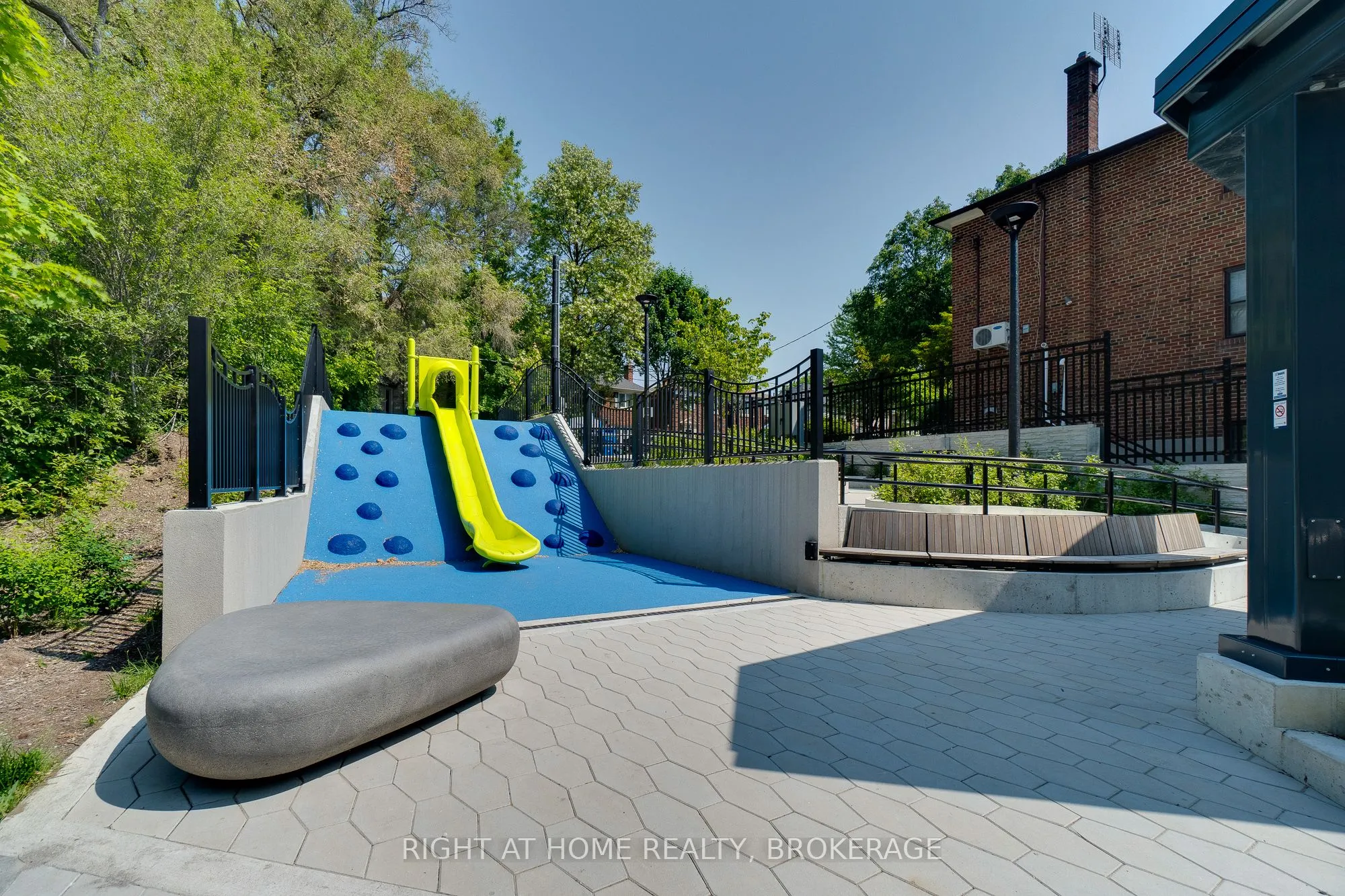 250 Lawrence Avenue W, #724