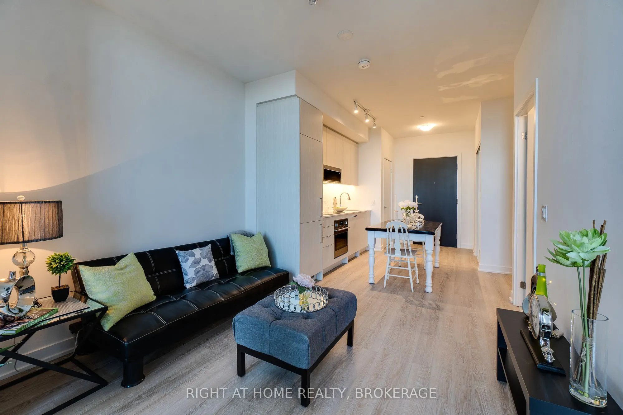 250 Lawrence Avenue W, #724