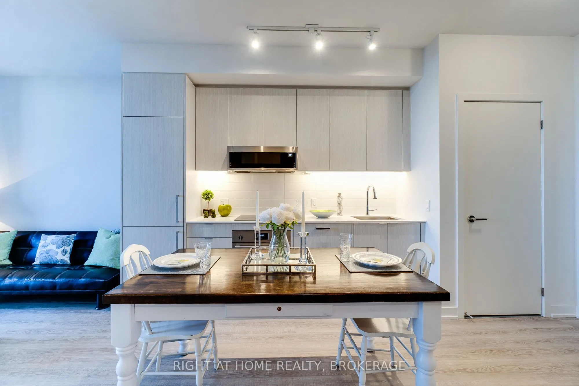 250 Lawrence Avenue W, #724