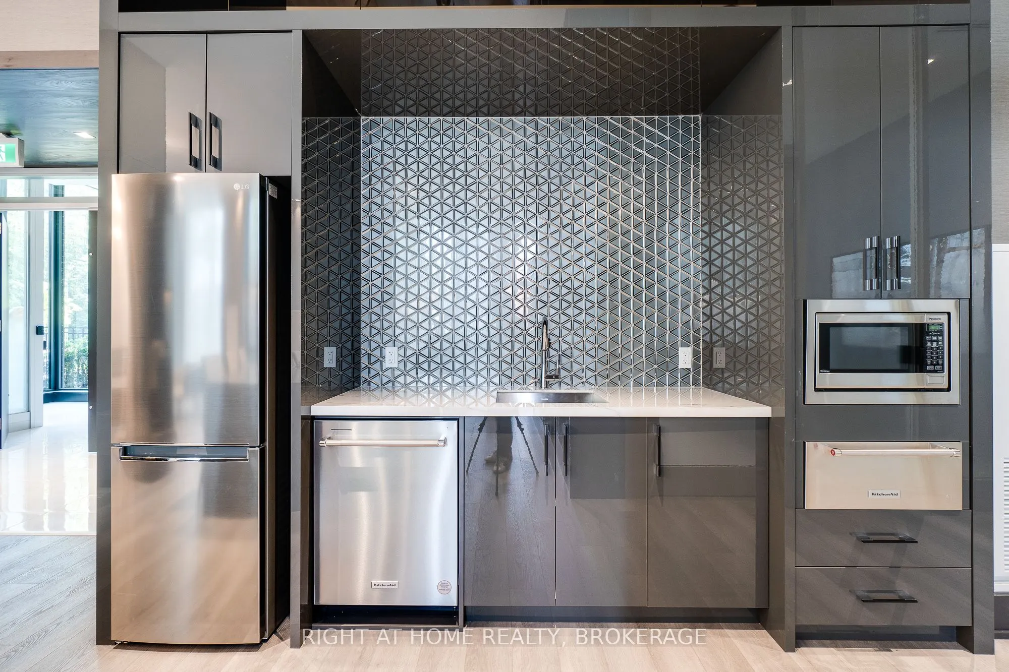 250 Lawrence Avenue W, #724