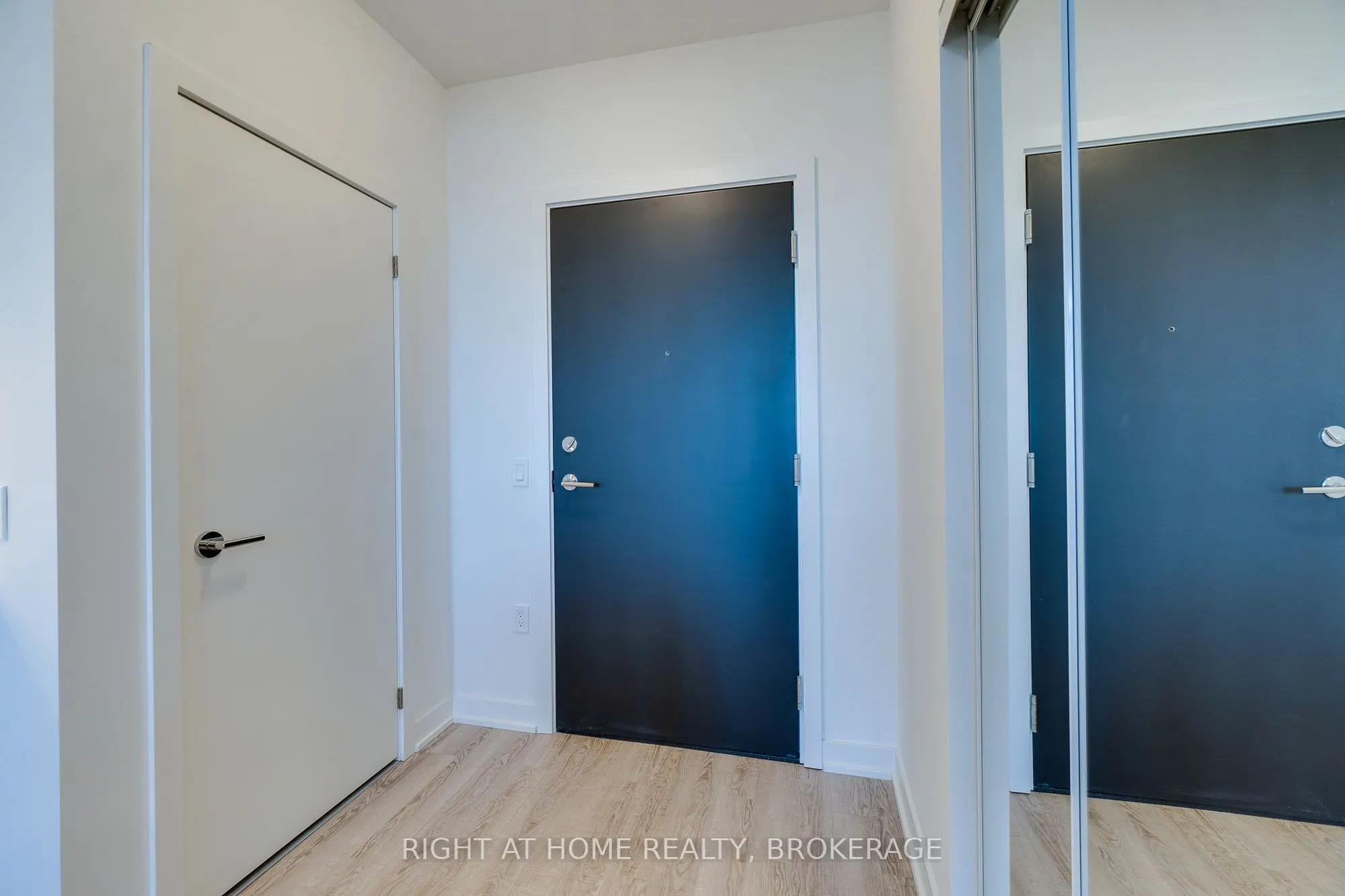 250 Lawrence Avenue W, #724