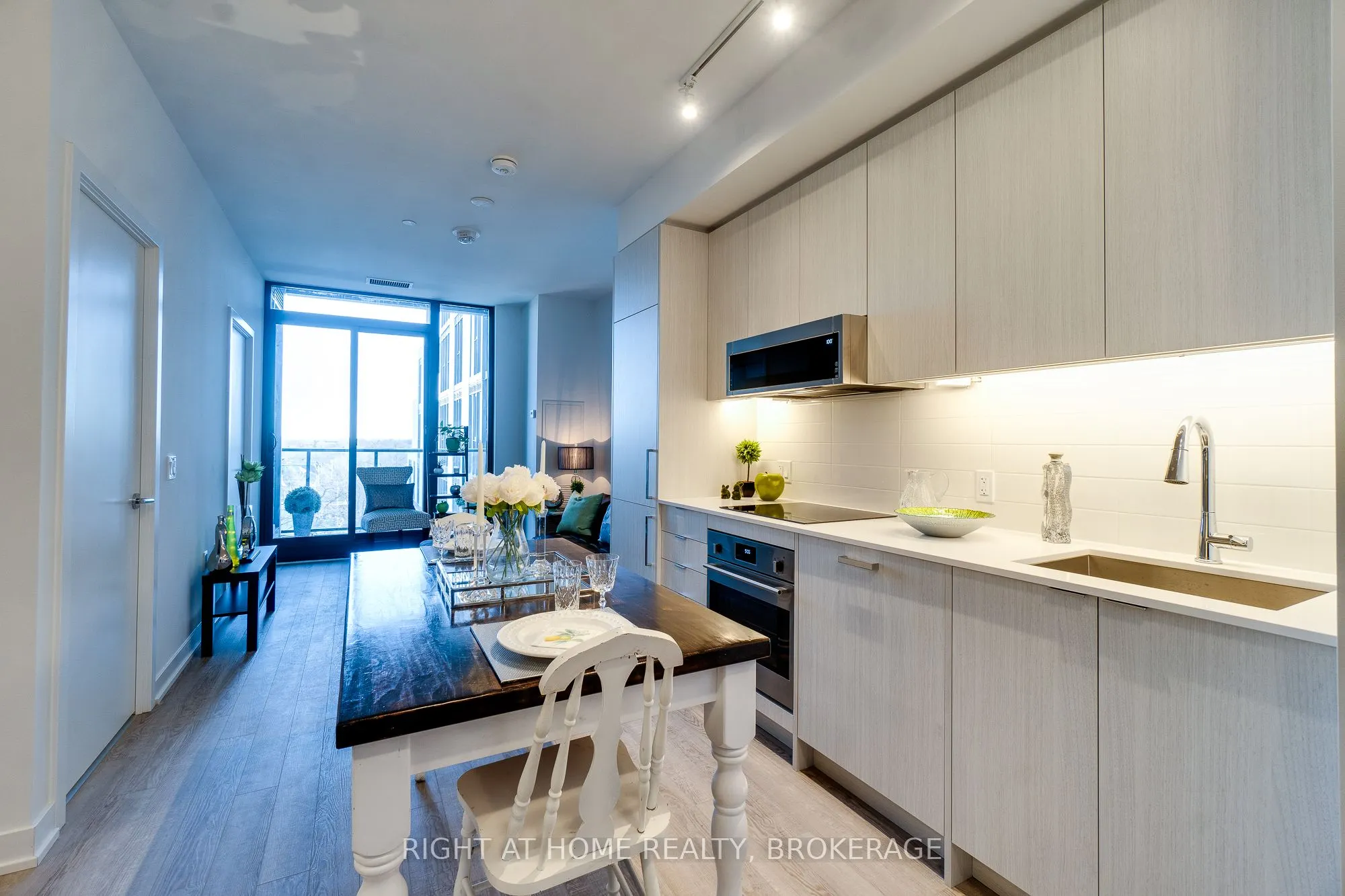 250 Lawrence Avenue W, #724