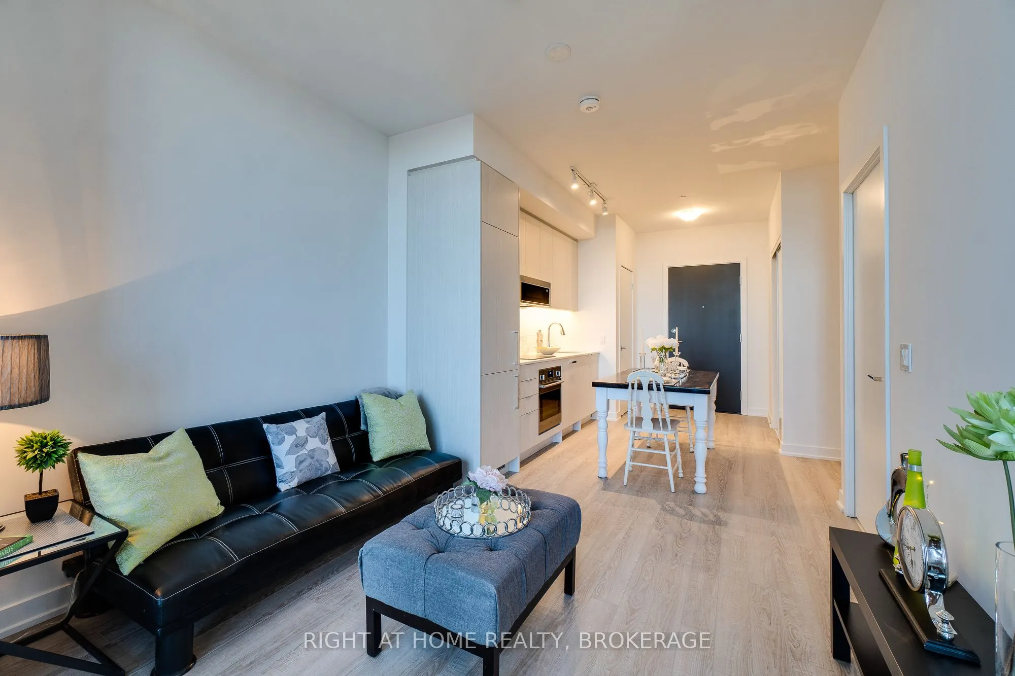 250 Lawrence Avenue W, #724