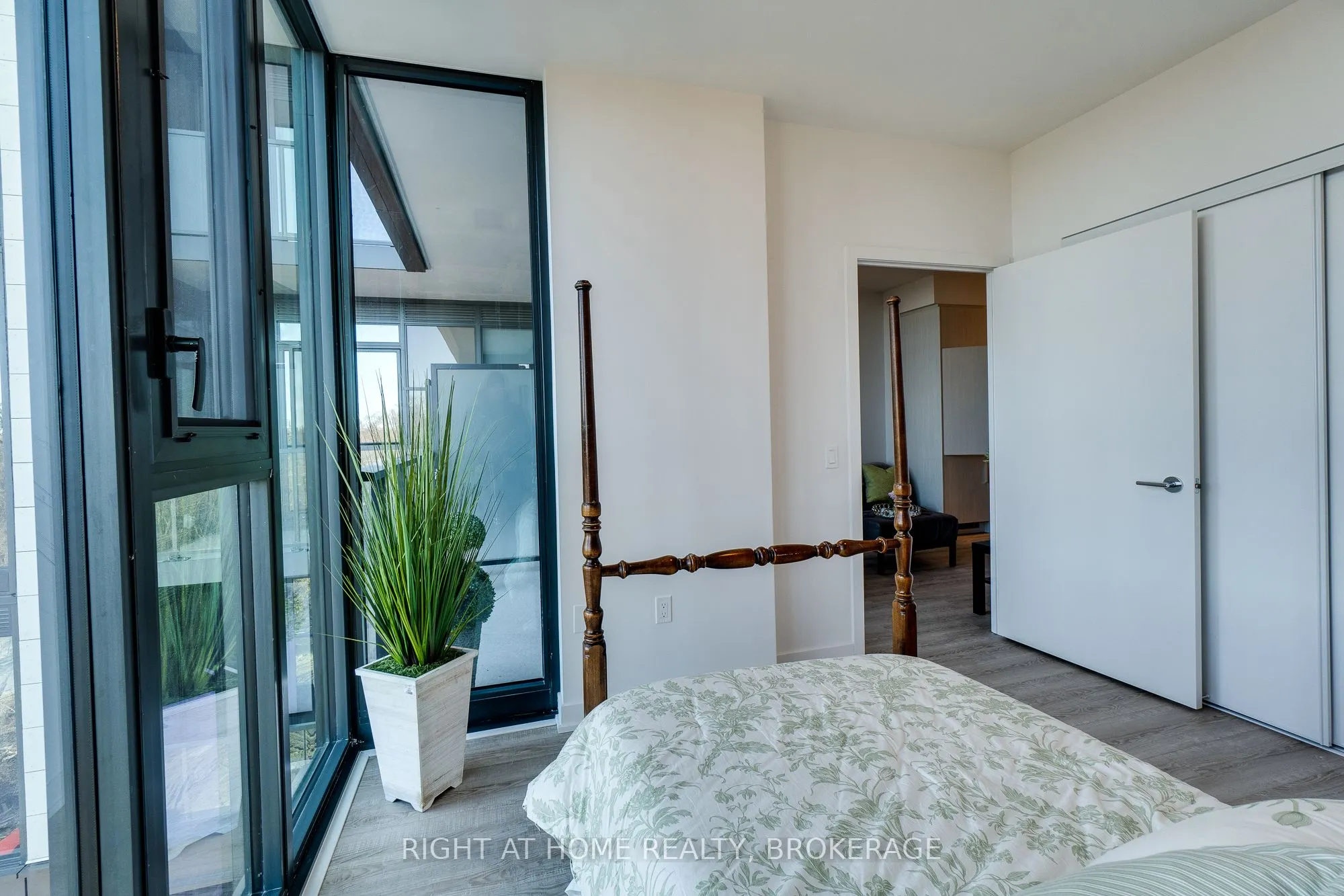 250 Lawrence Avenue W, #724