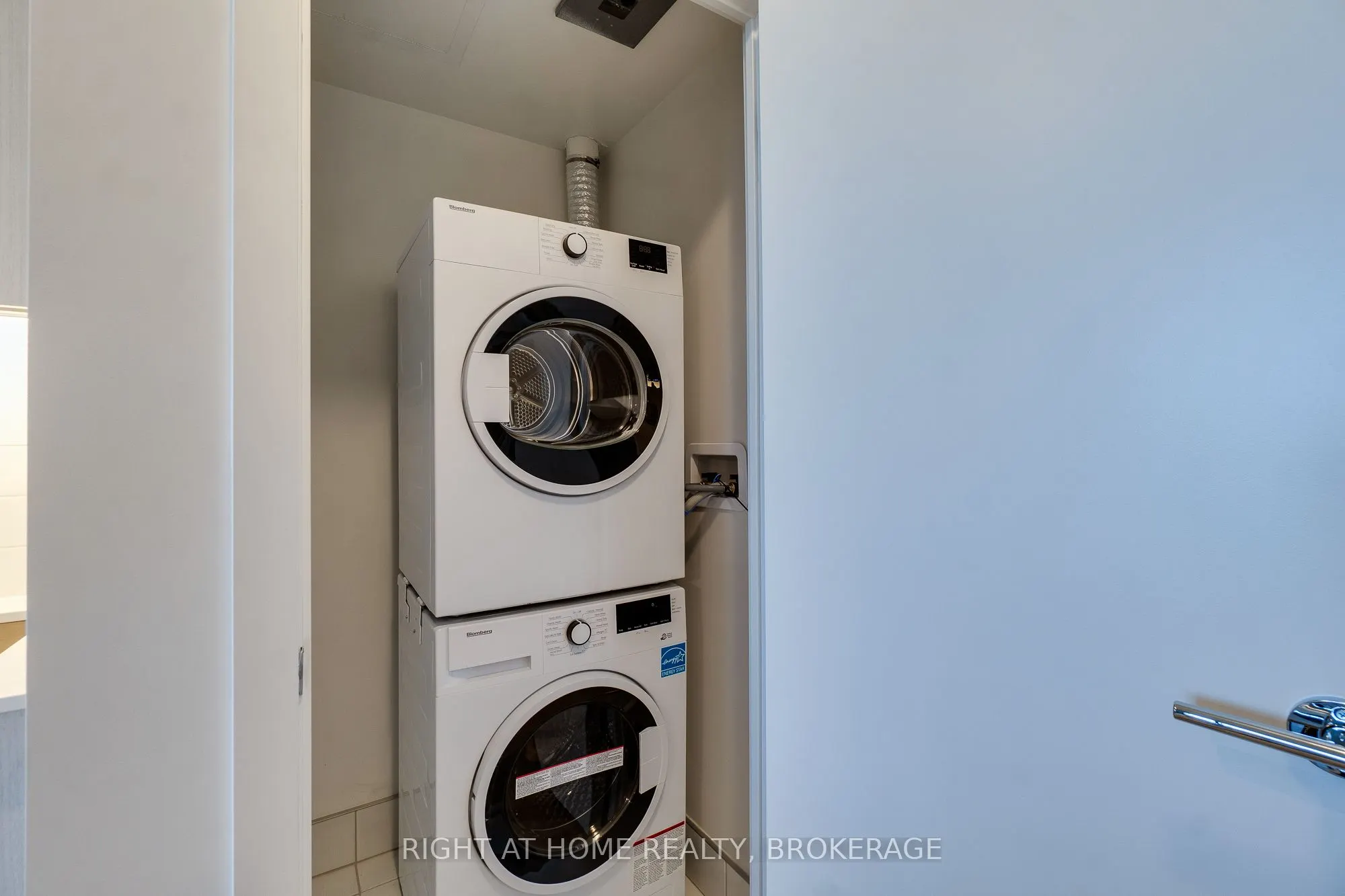 250 Lawrence Avenue W, #724
