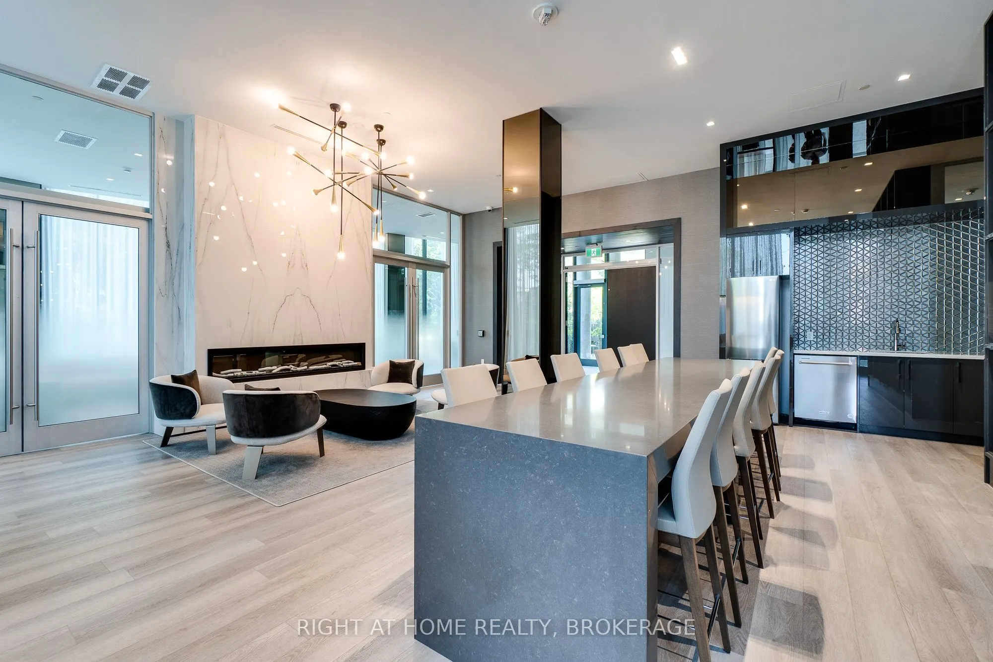 250 Lawrence Avenue W, #724