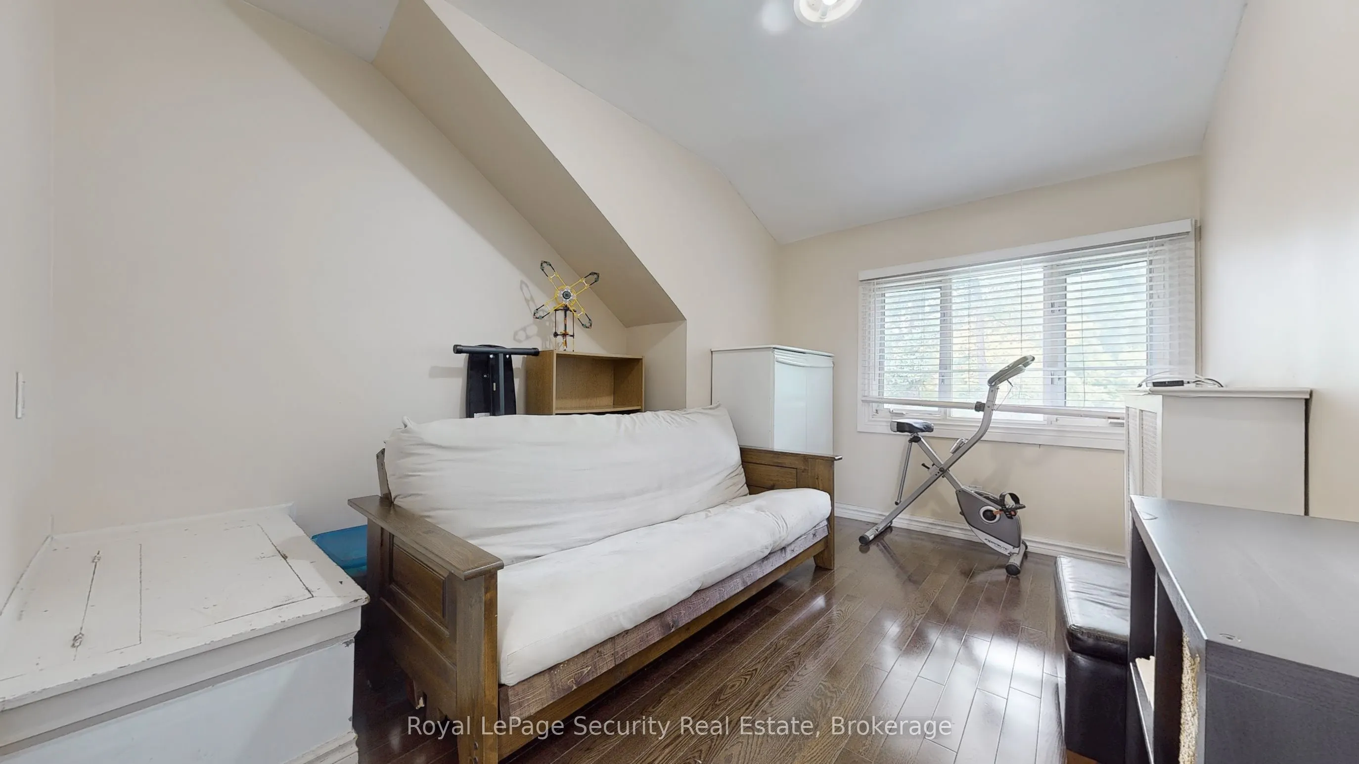 35 Regal Road