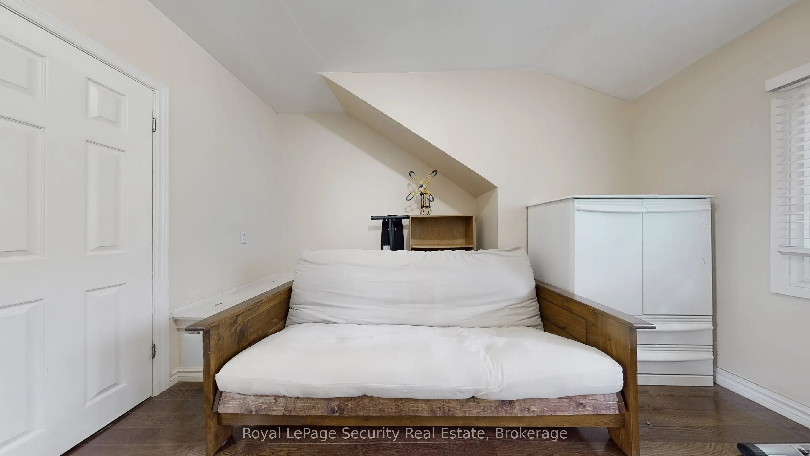 35 Regal Road