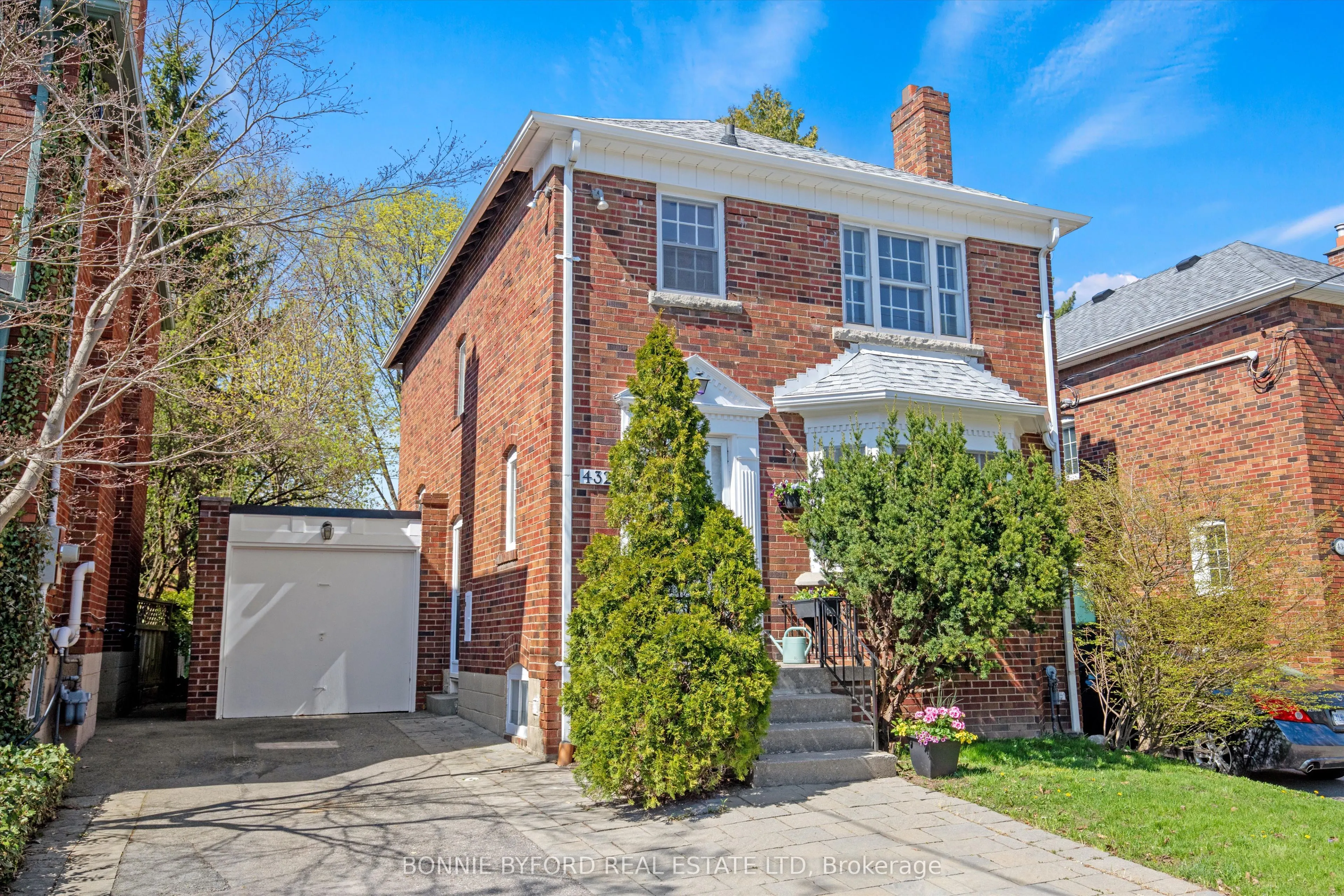 432 Broadway Avenue