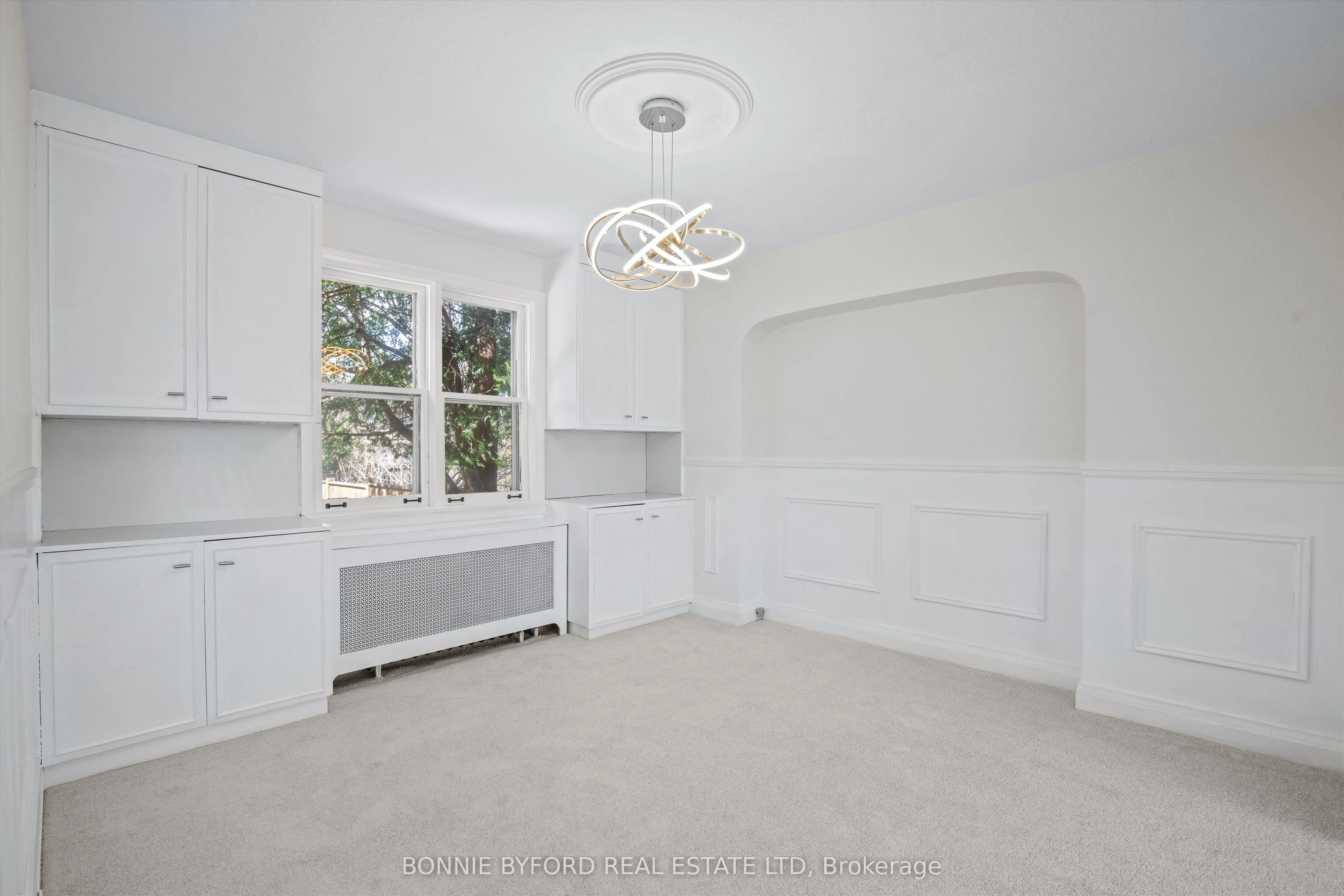 432 Broadway Avenue