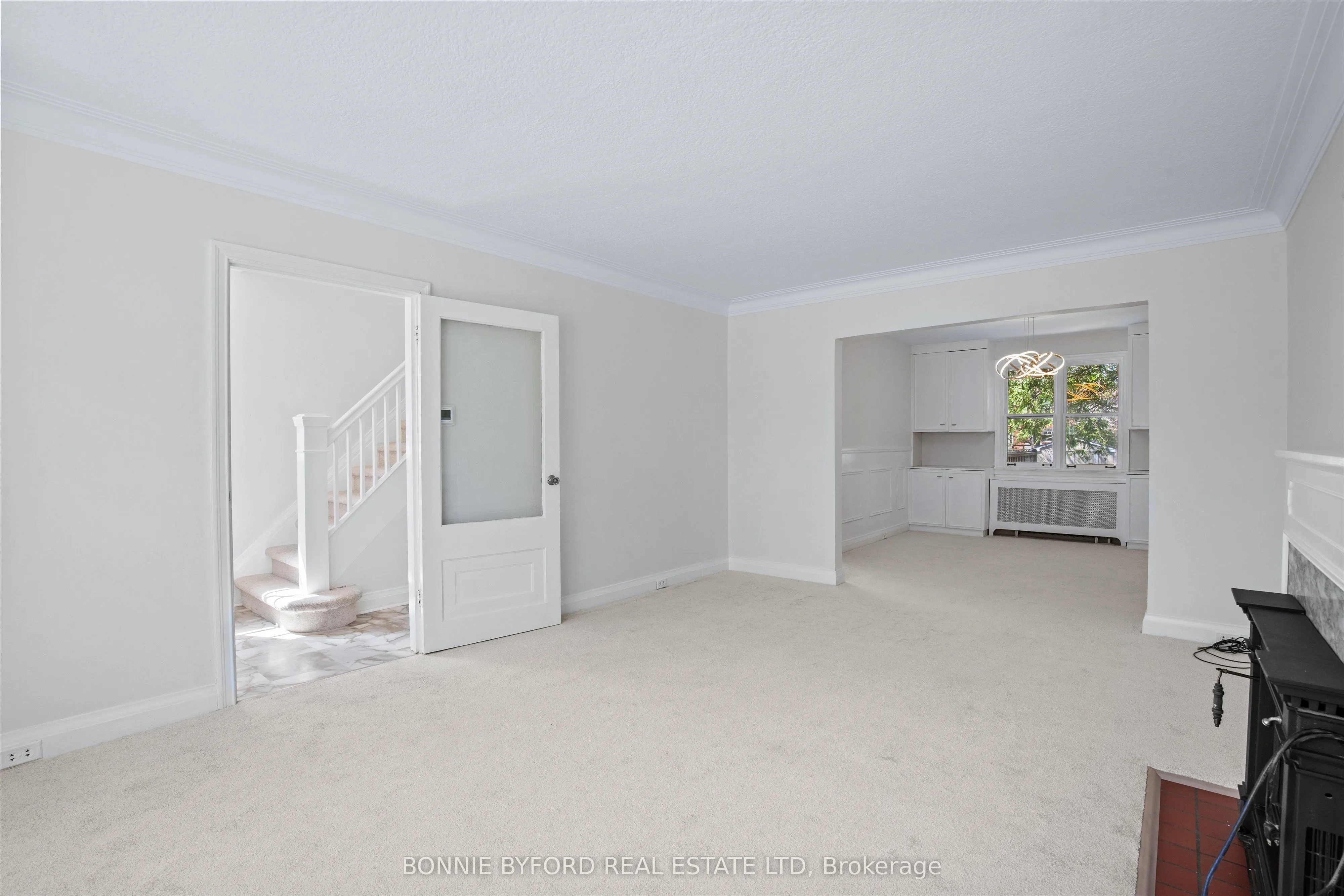 432 Broadway Avenue