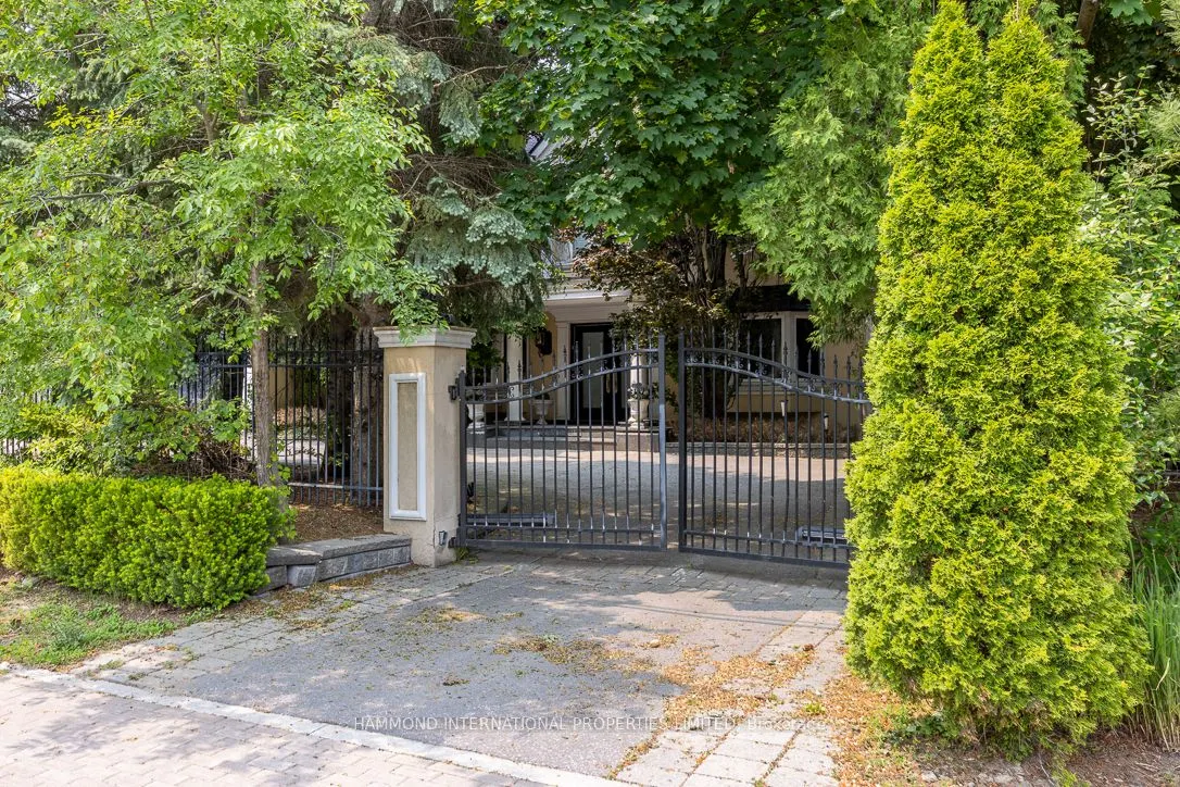 88 Old Colony Road