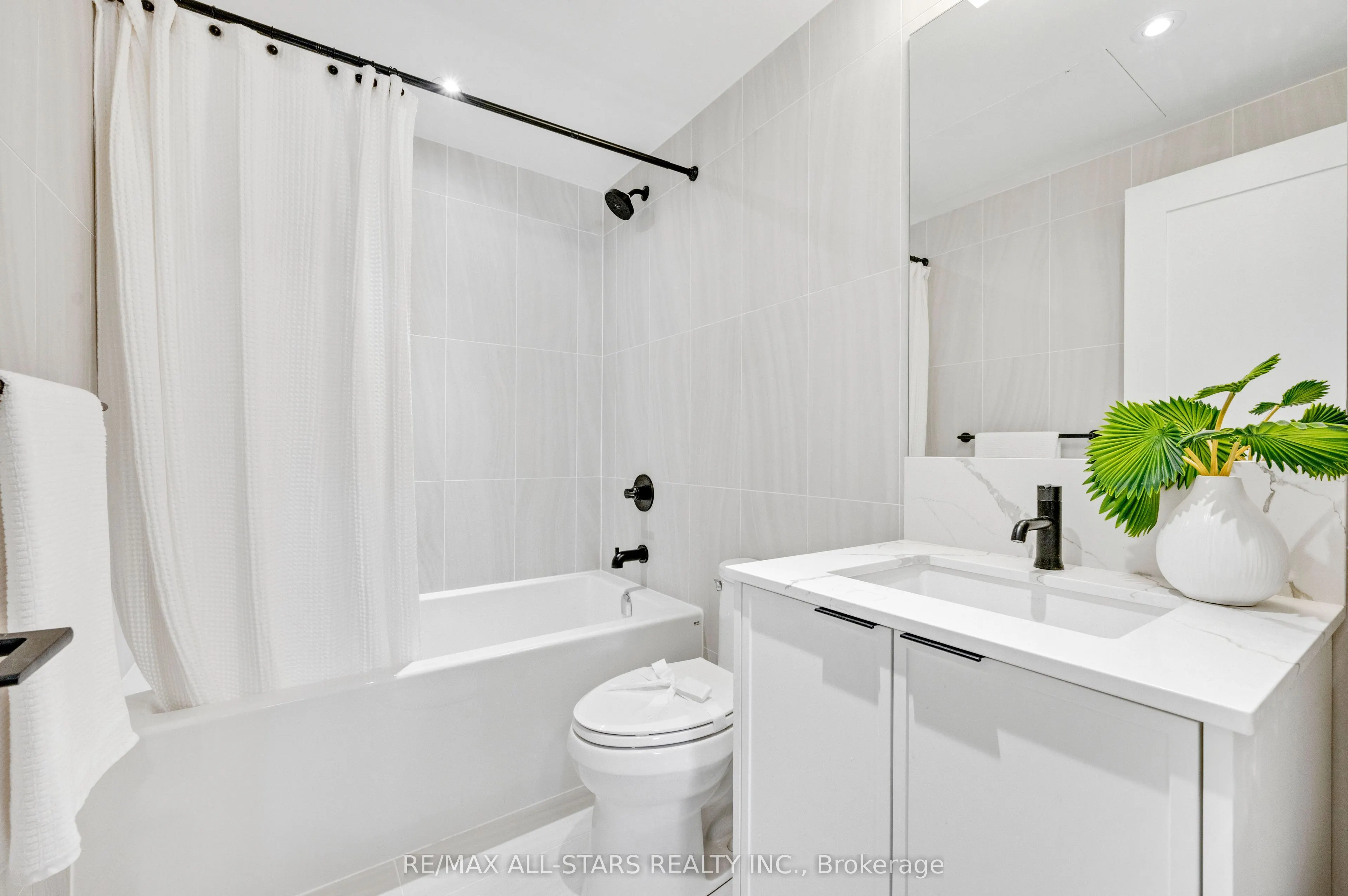 355 Bedford Park Avenue, #201