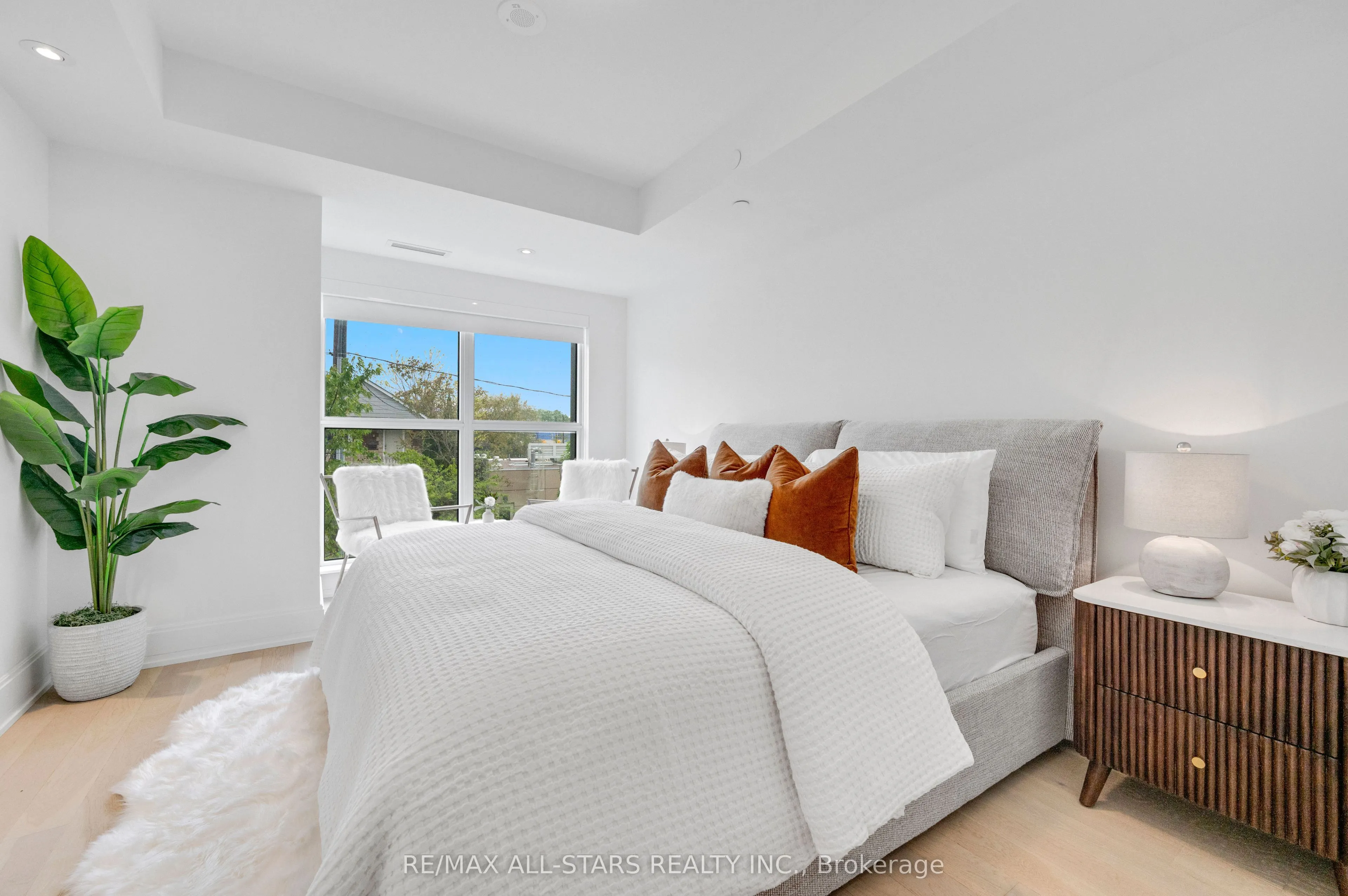 355 Bedford Park Avenue, #201