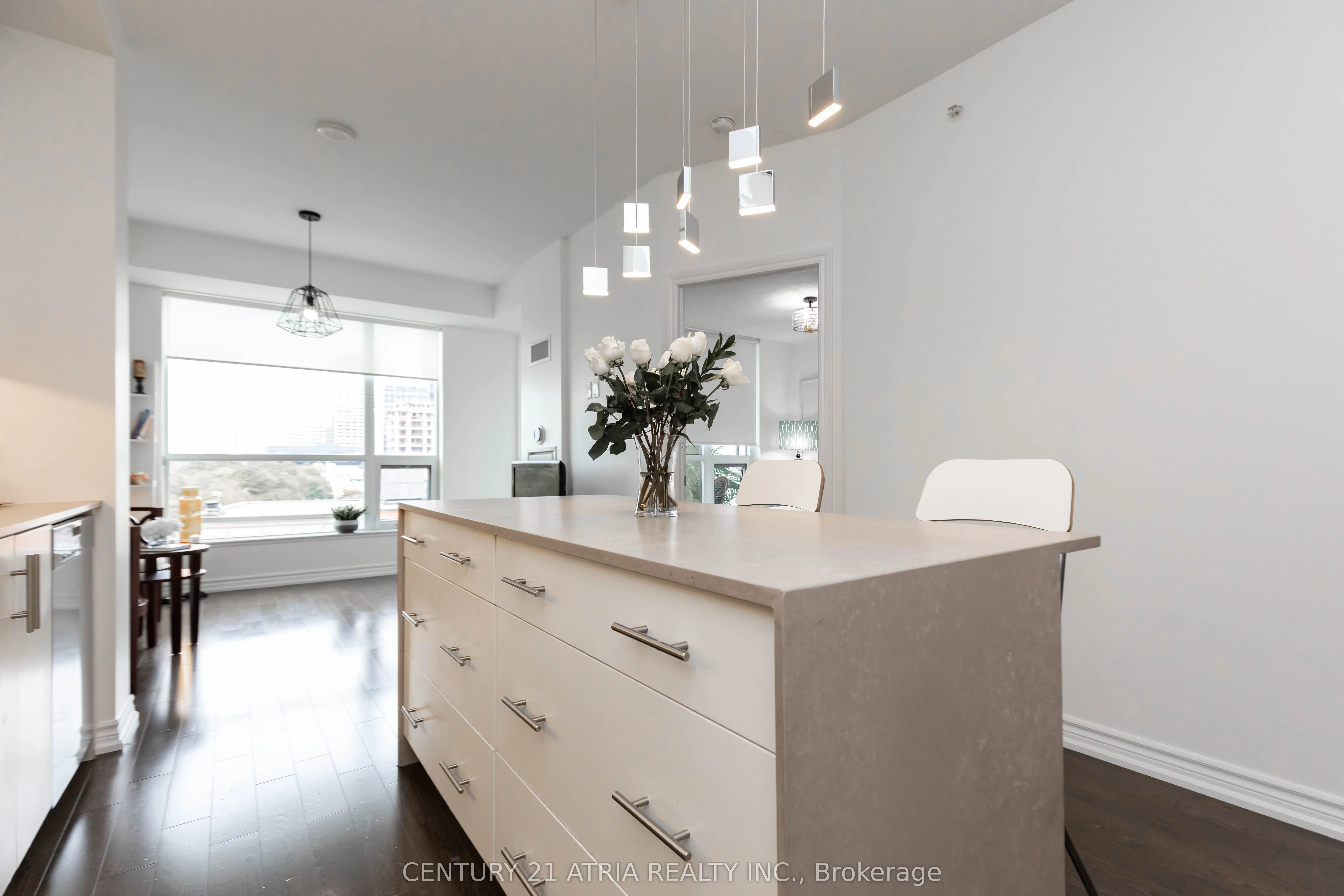 23 glebe Road W, #519