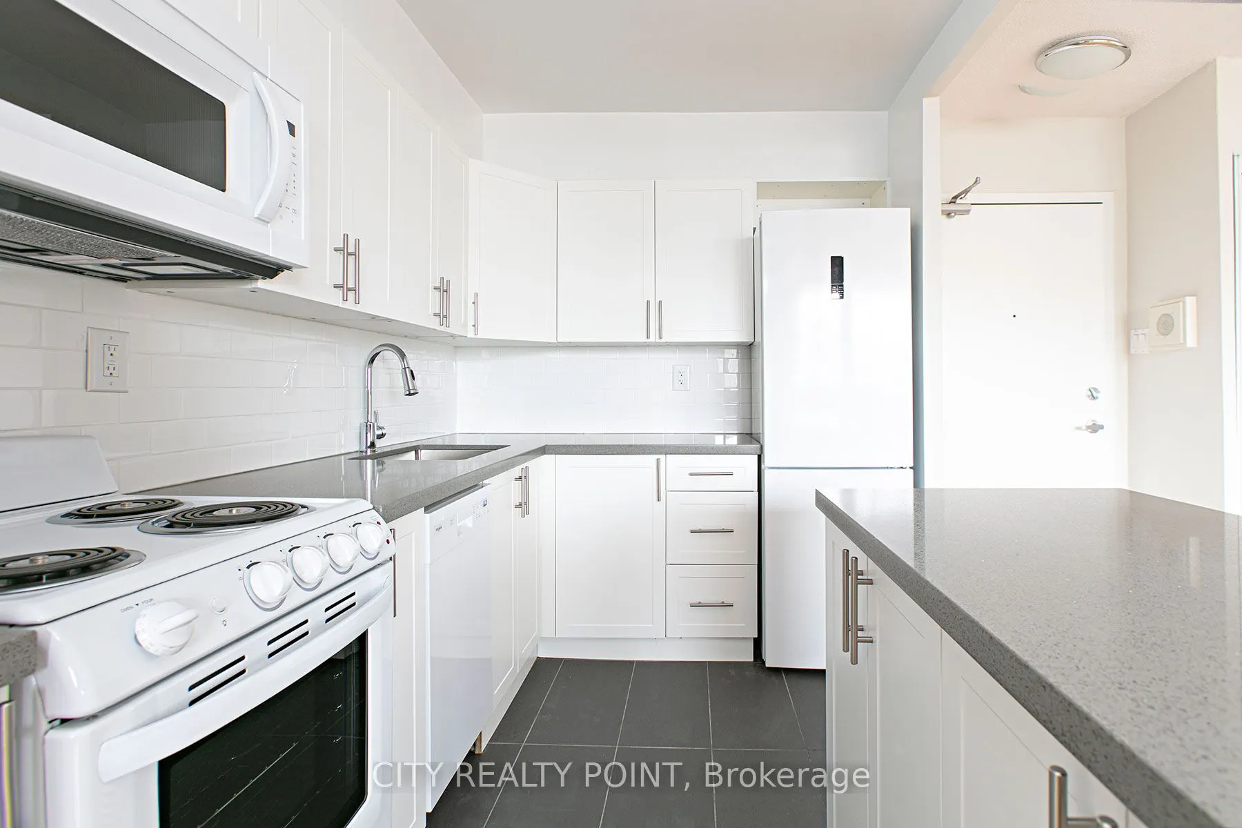 666 Spadina Avenue, #215
