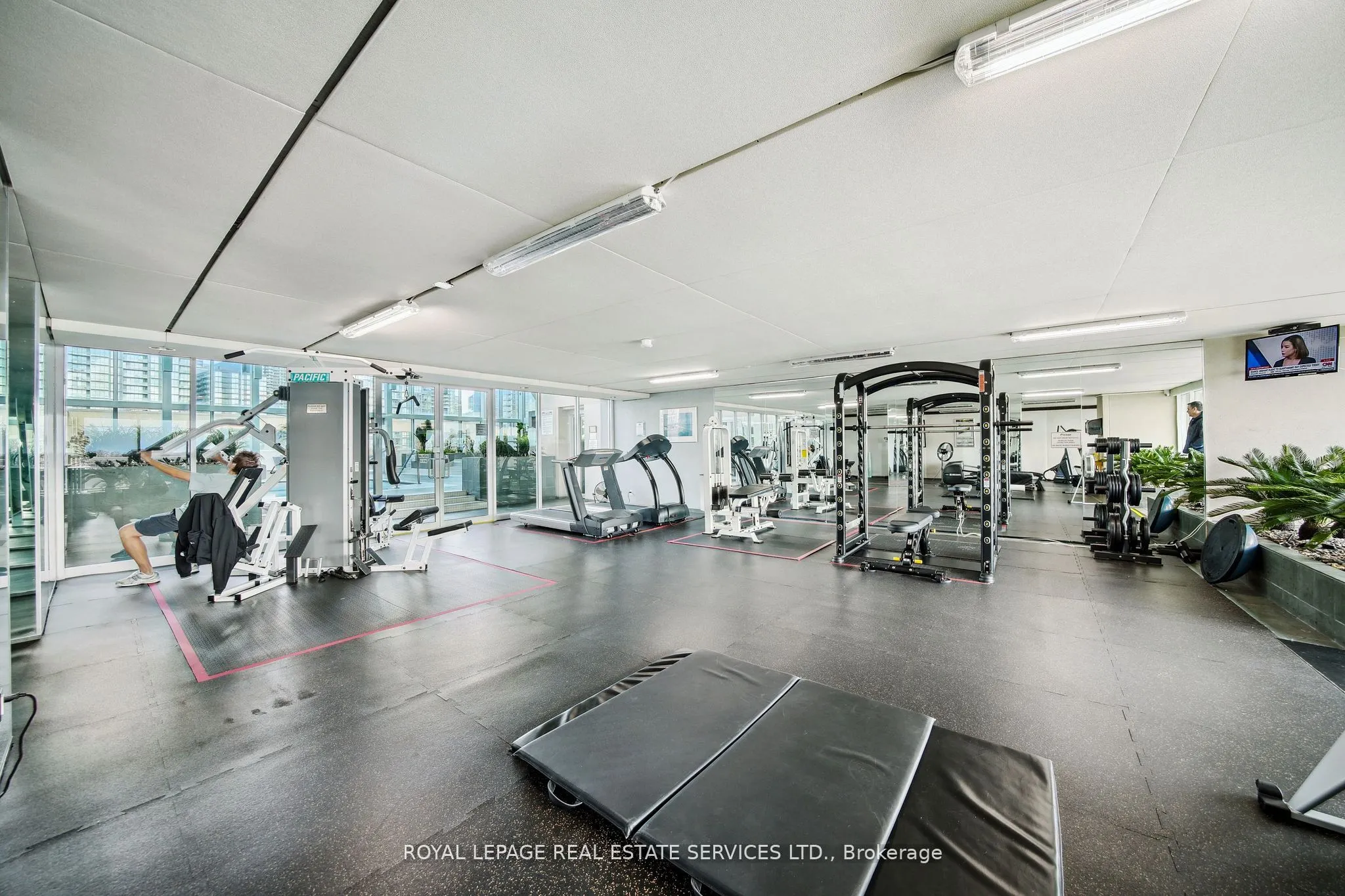 480 Queens Quay W #601