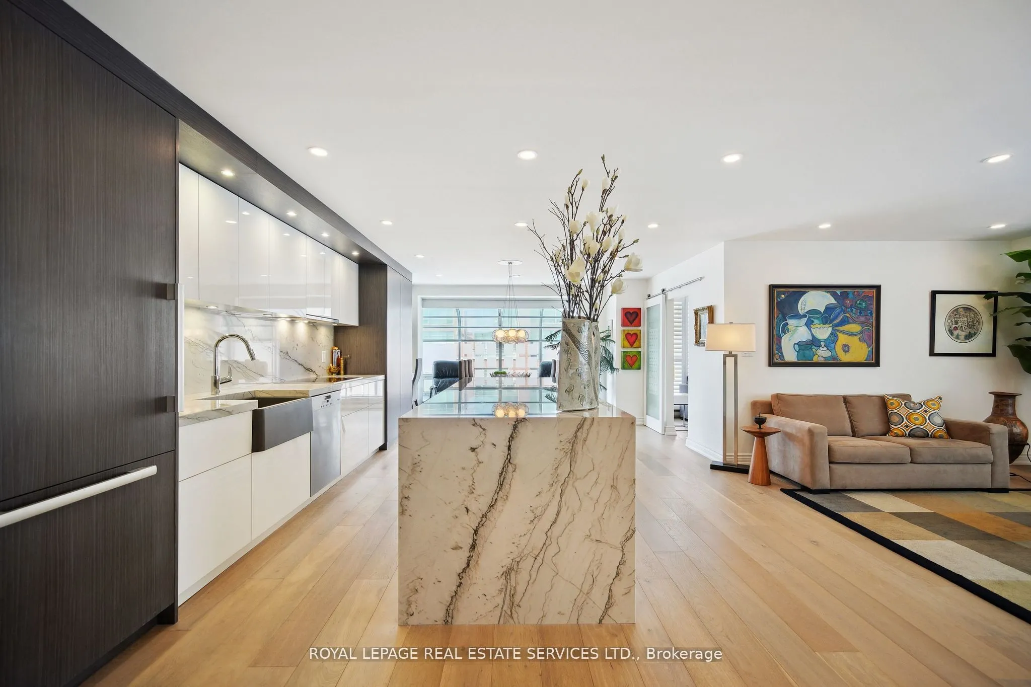 480 Queens Quay W #601