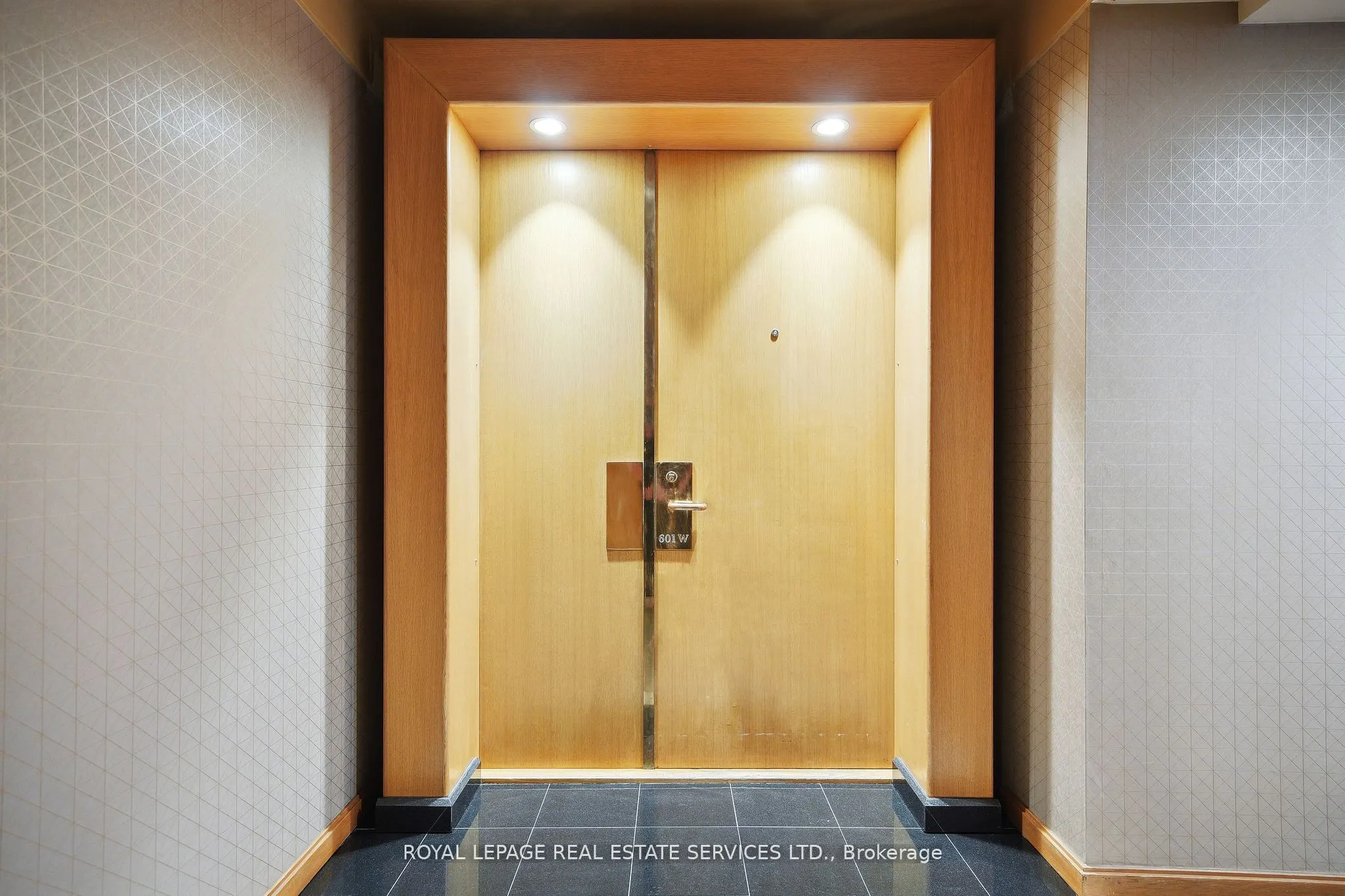 480 Queens Quay W #601