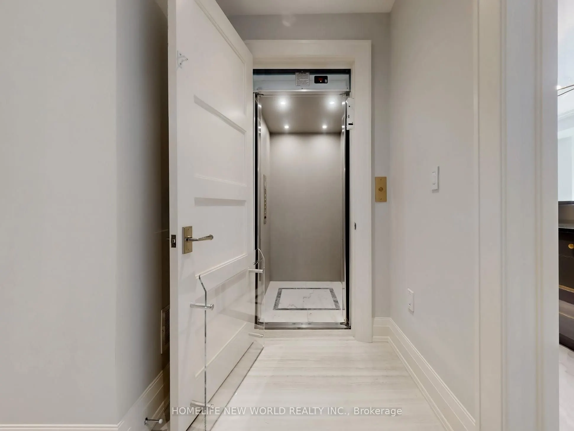154 Yonge Boulevard