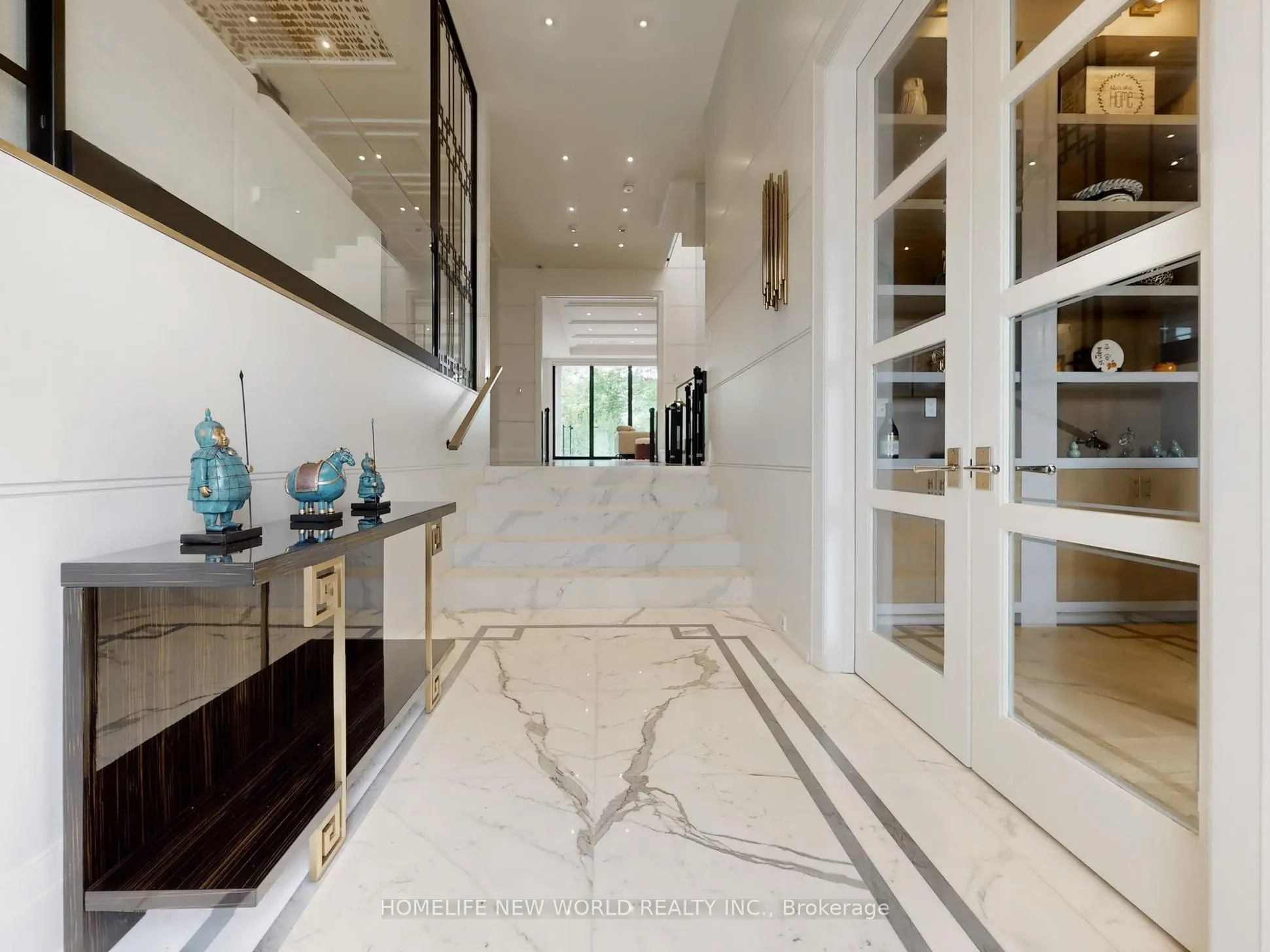 154 Yonge Boulevard