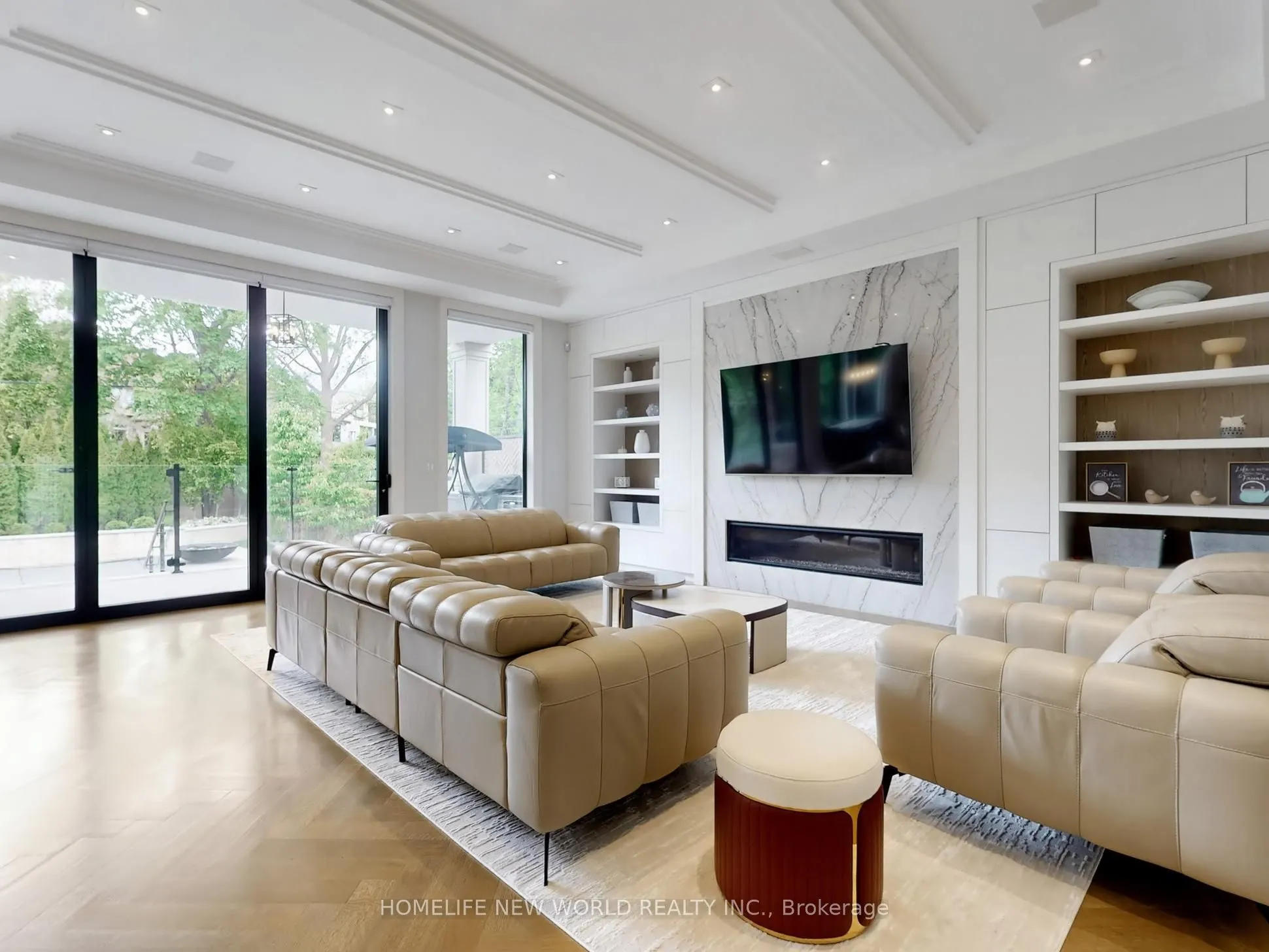 154 Yonge Boulevard