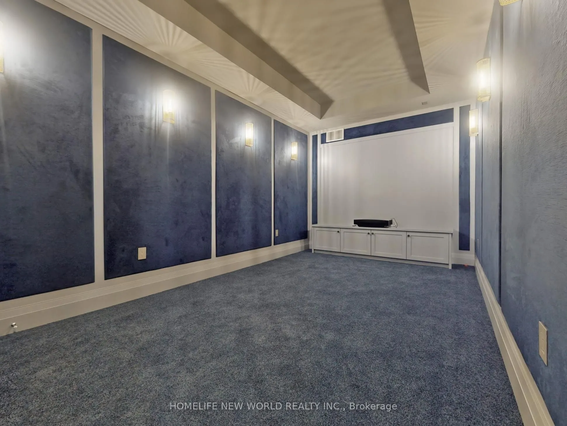154 Yonge Boulevard