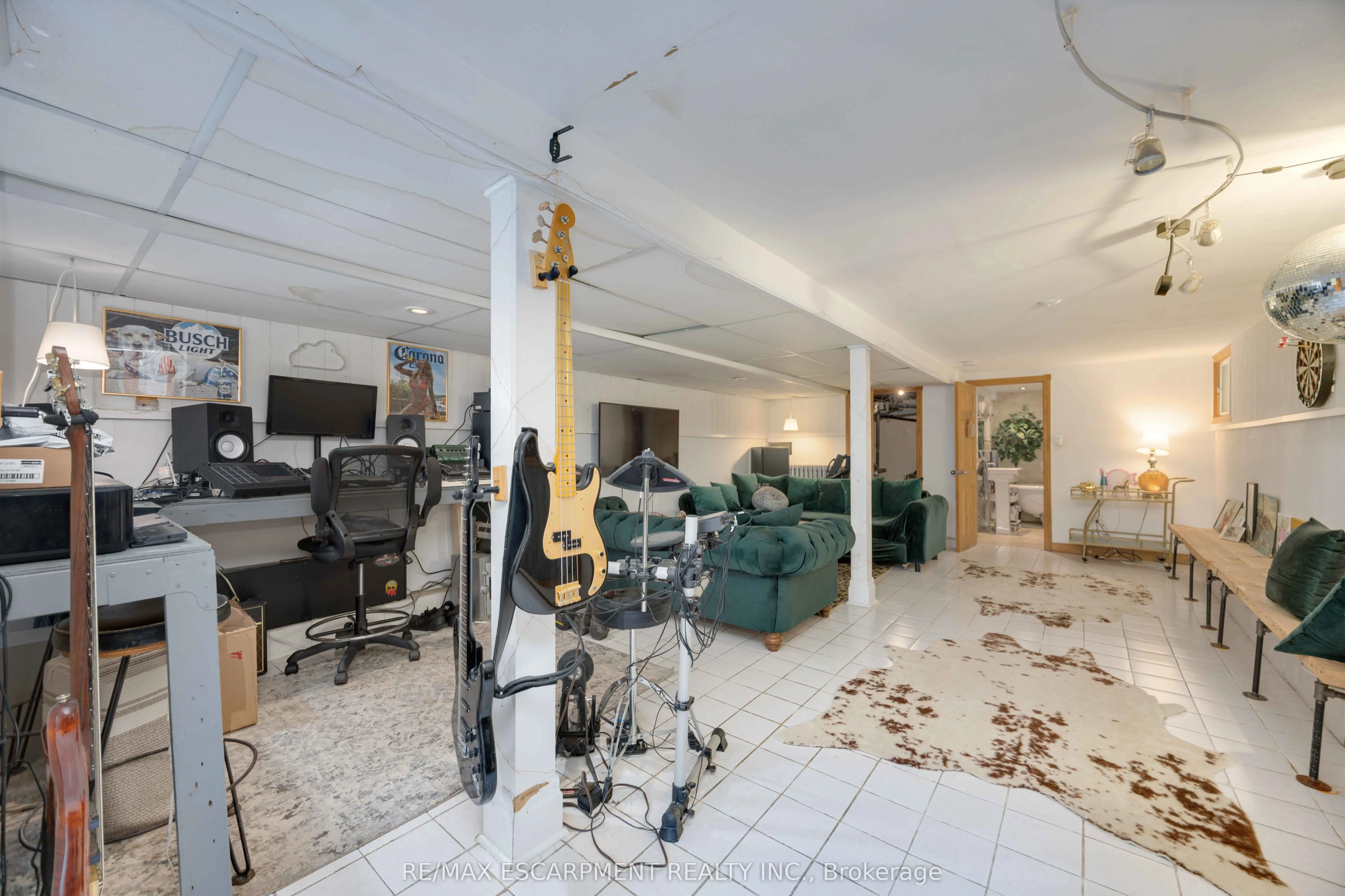 689 Dovercourt Road
