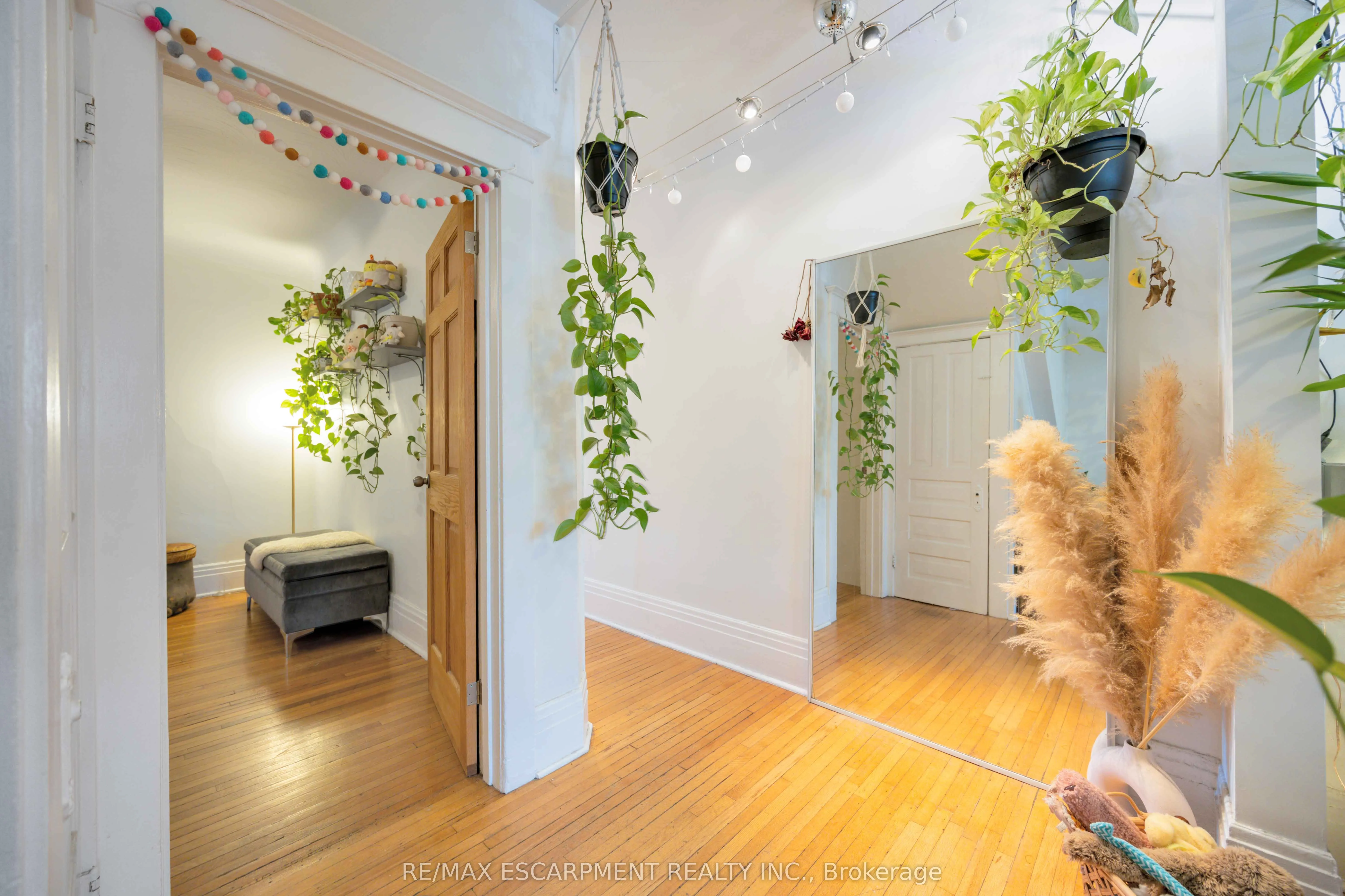 689 Dovercourt Road