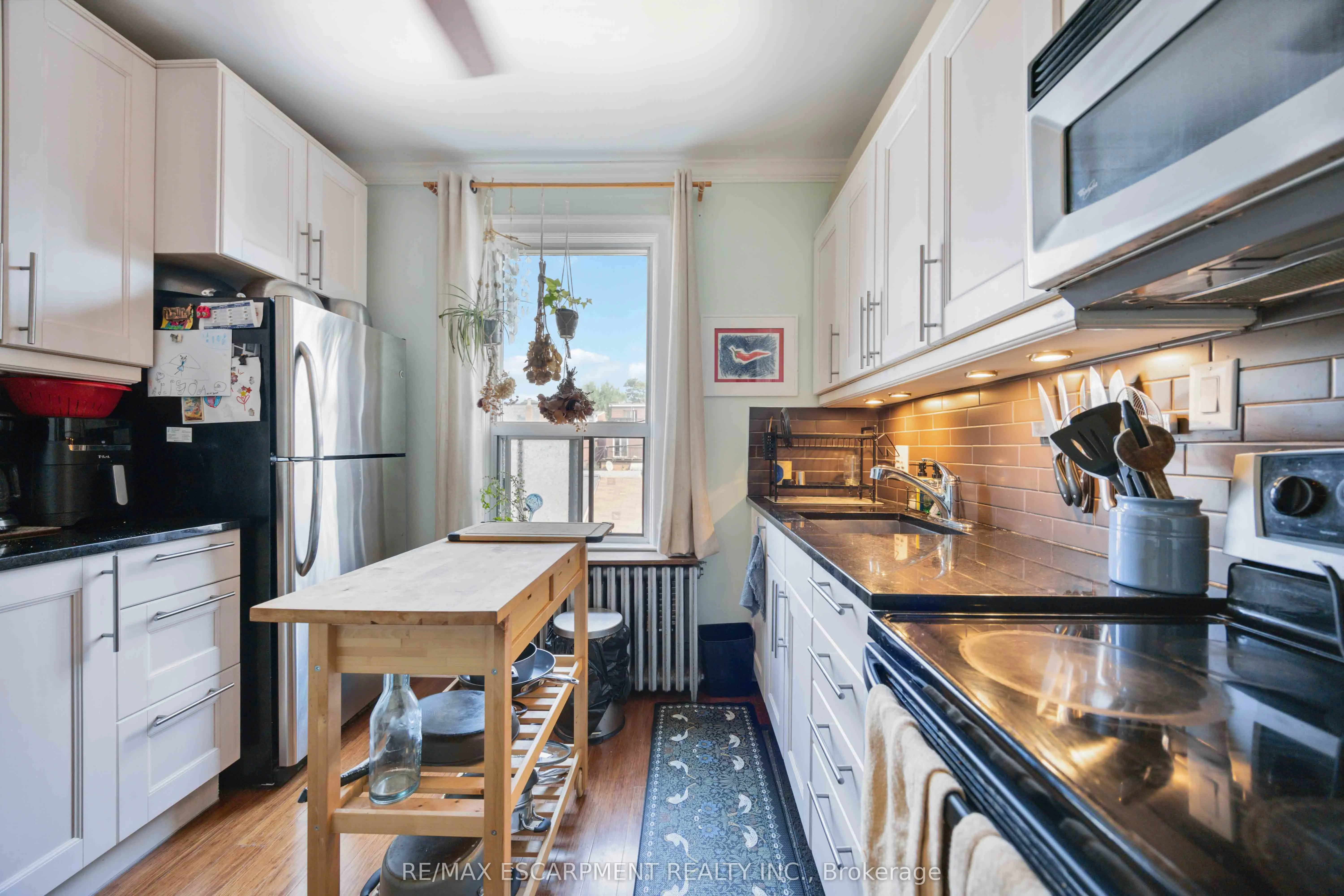 689 Dovercourt Road
