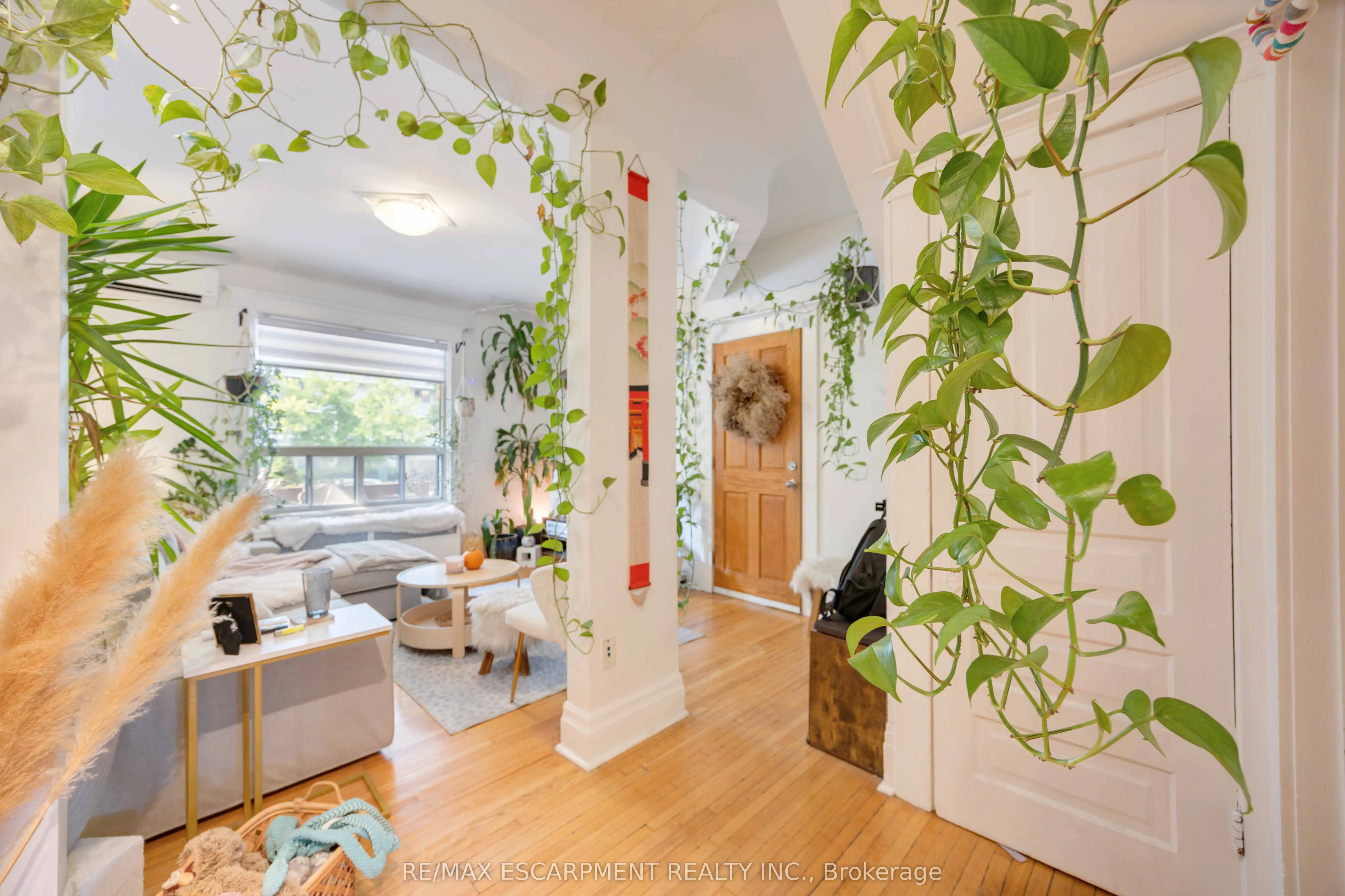 689 Dovercourt Road