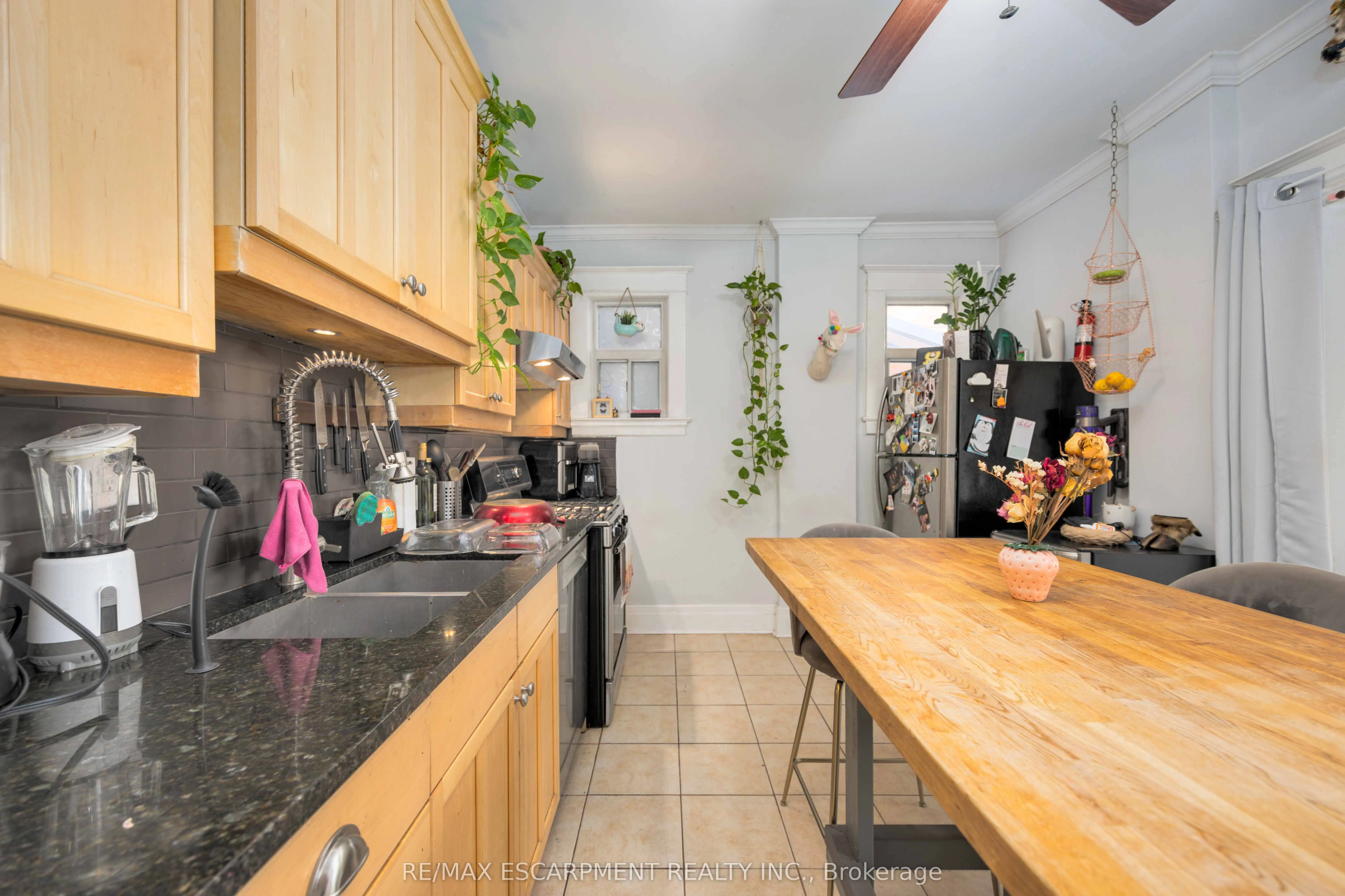 689 Dovercourt Road