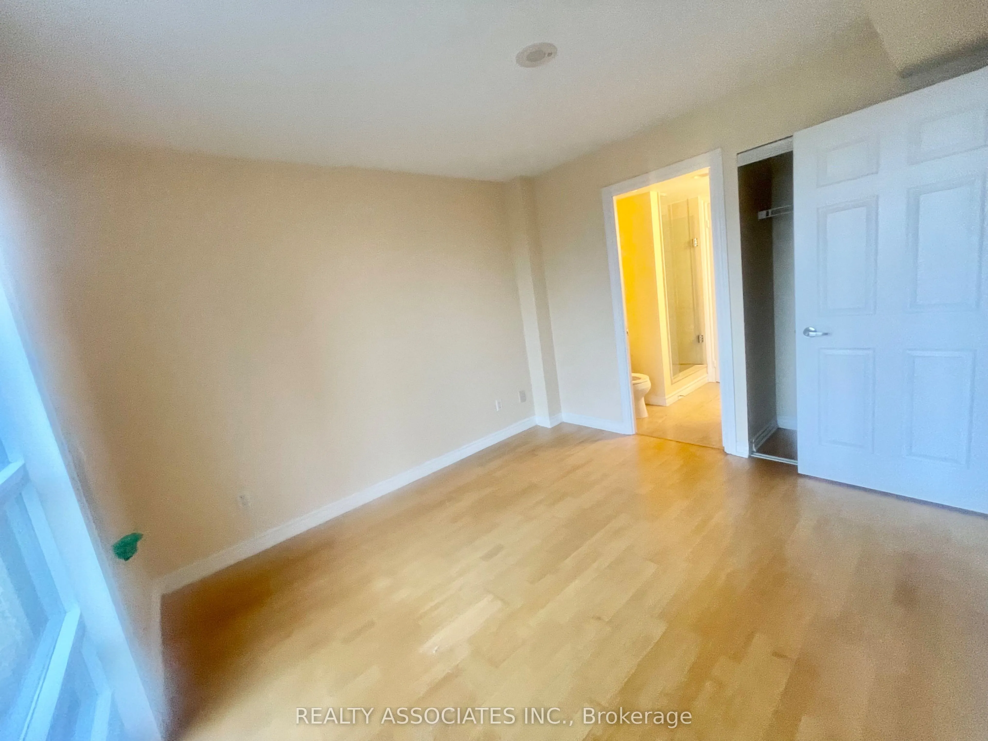 761 Bay Street, #2702