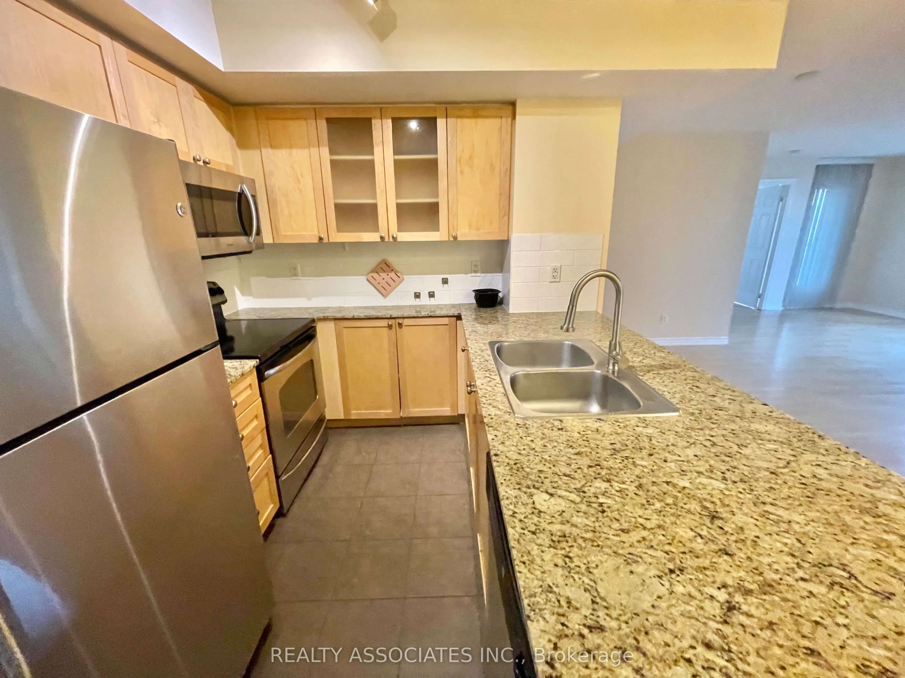 761 Bay Street, #2702