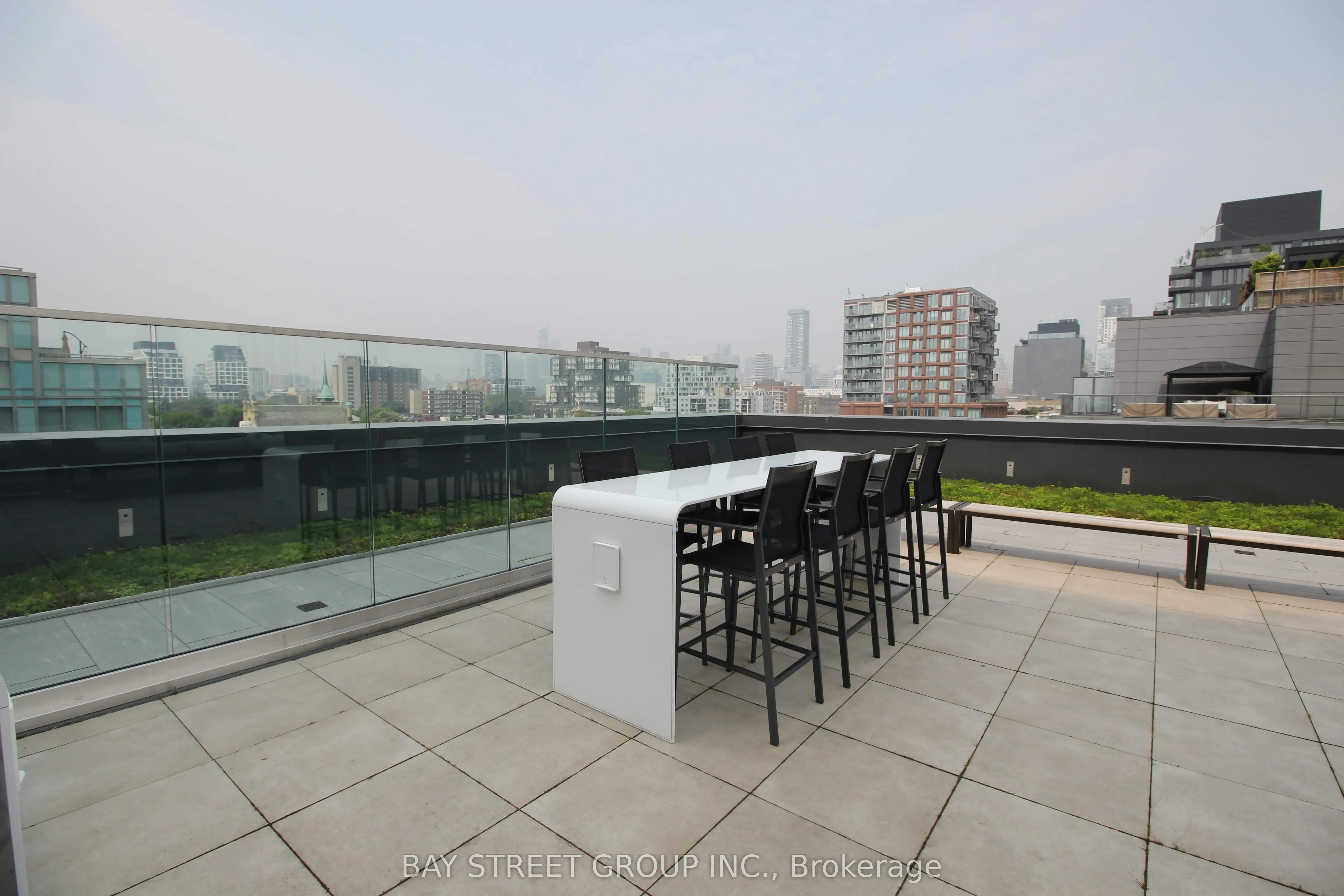 543 Richmond Street W #814