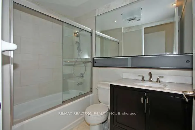 85 Bloor Street E, #1605