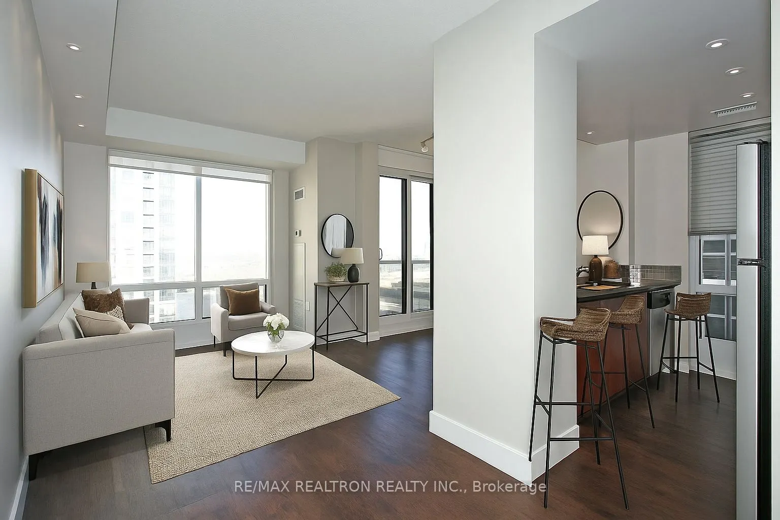 85 Bloor Street E, #1605