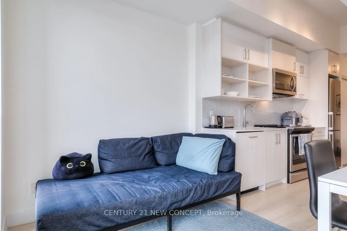 128 Fairview Mall Drive, #402