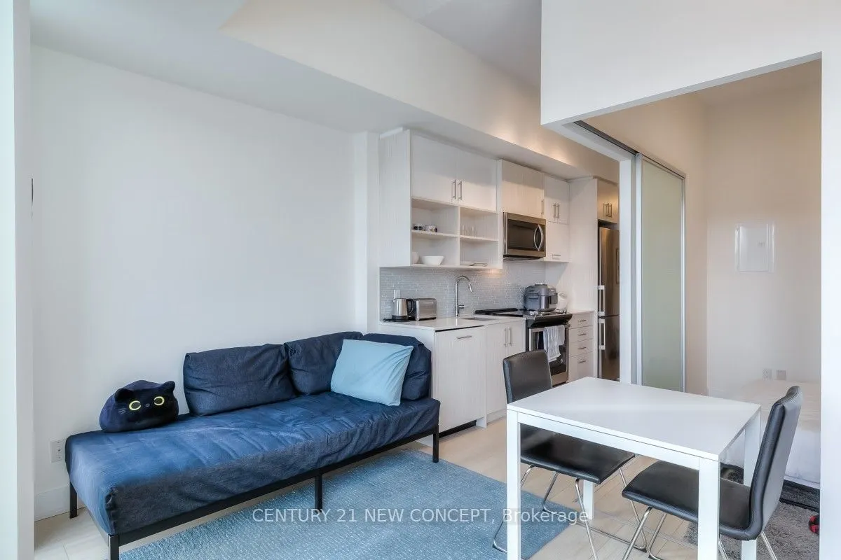 128 Fairview Mall Drive, #402