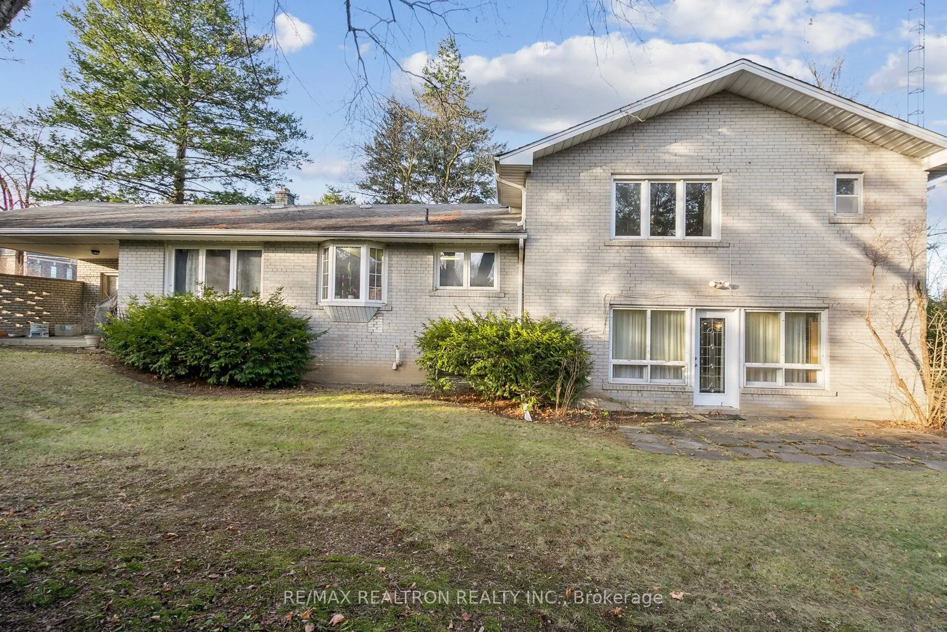 1 Wilket Road