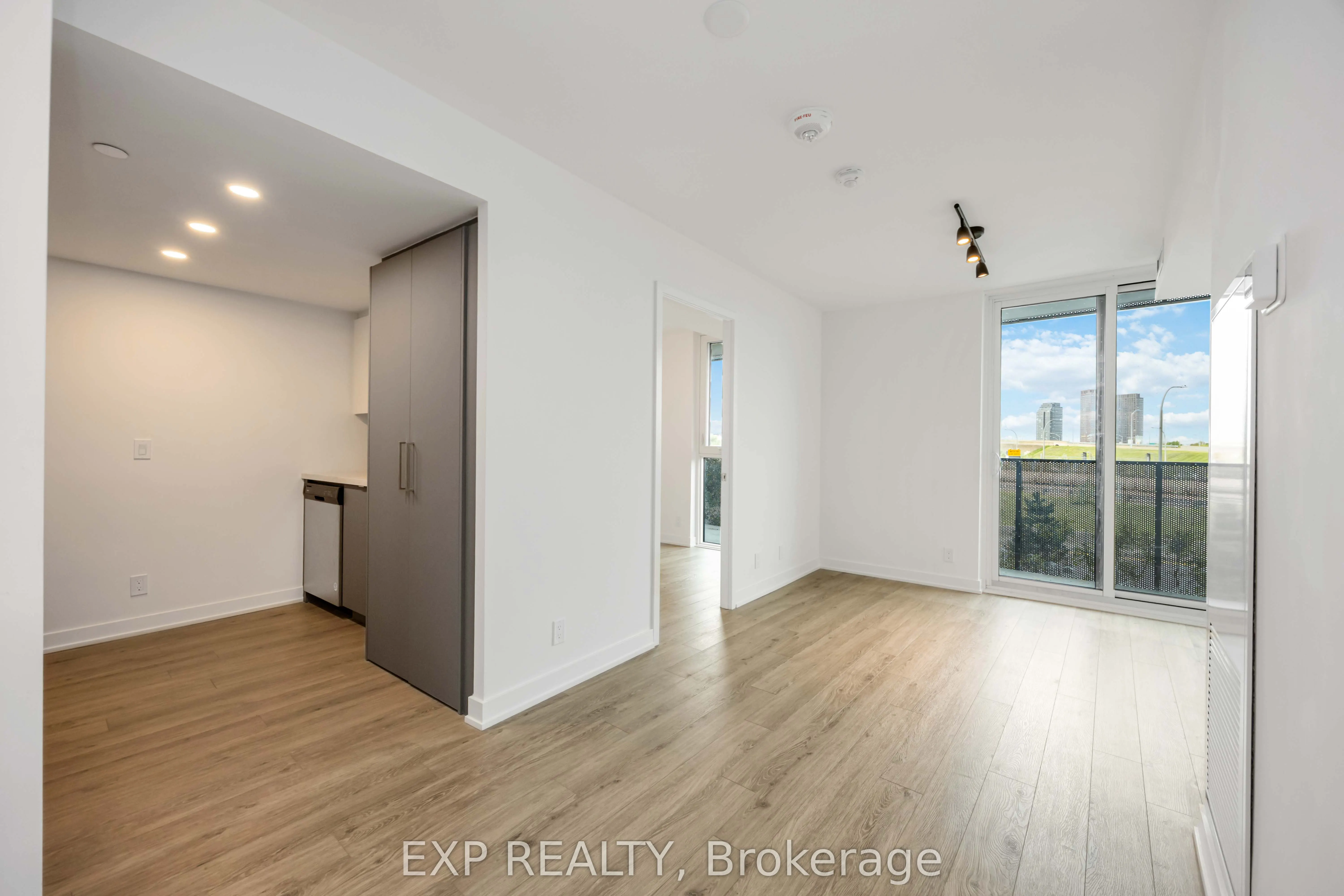 30 Tretti Way, #219