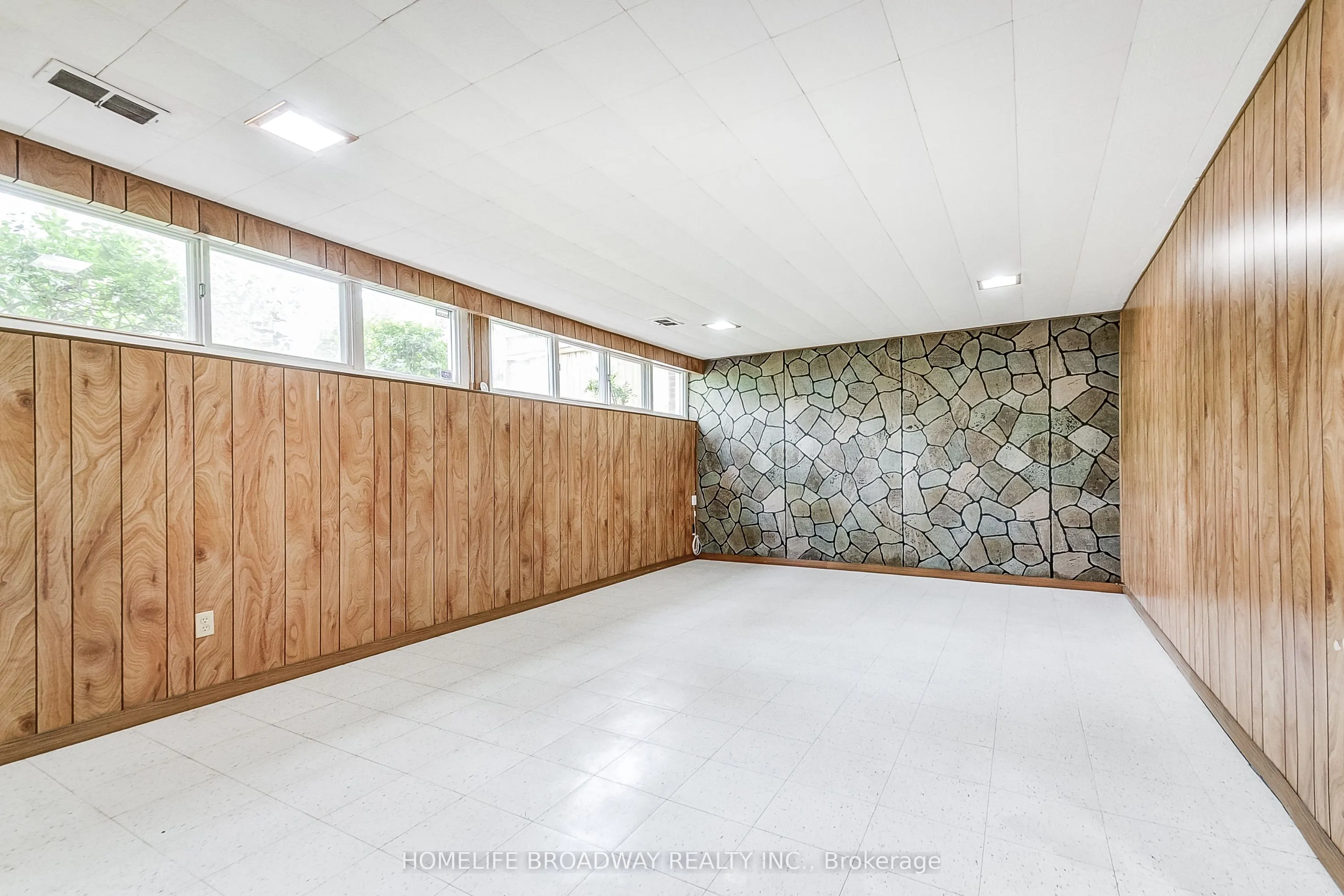 45 Hurlingham Crescent