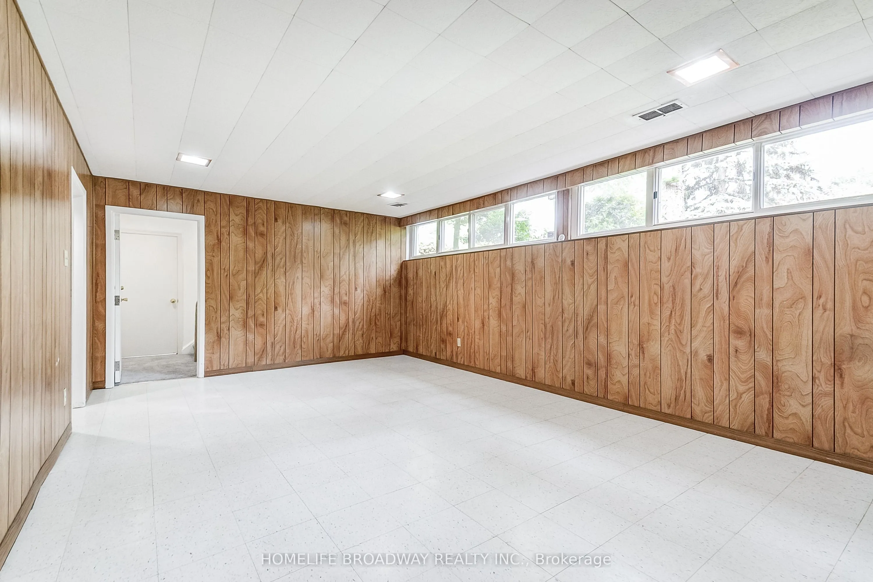 45 Hurlingham Crescent