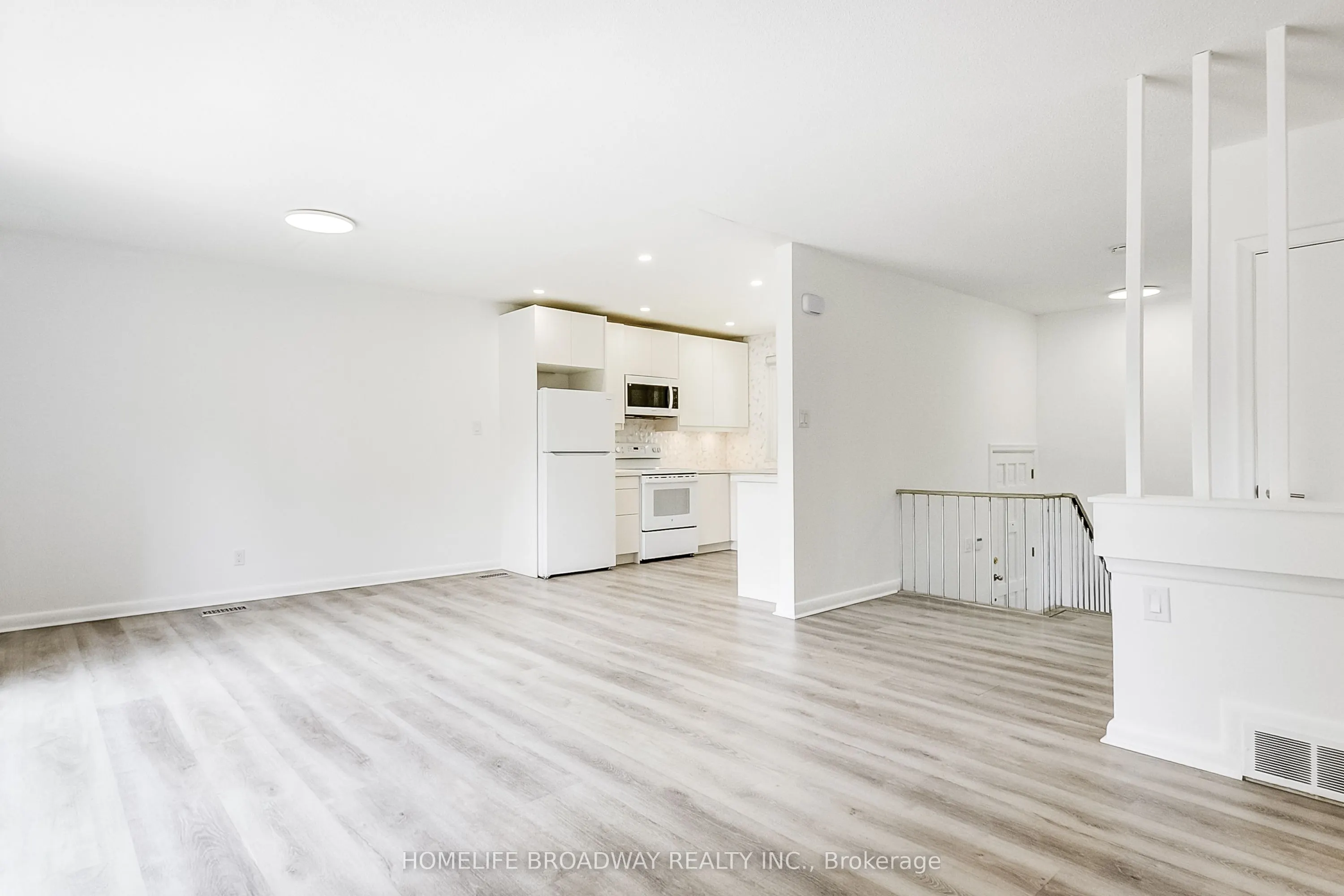 45 Hurlingham Crescent
