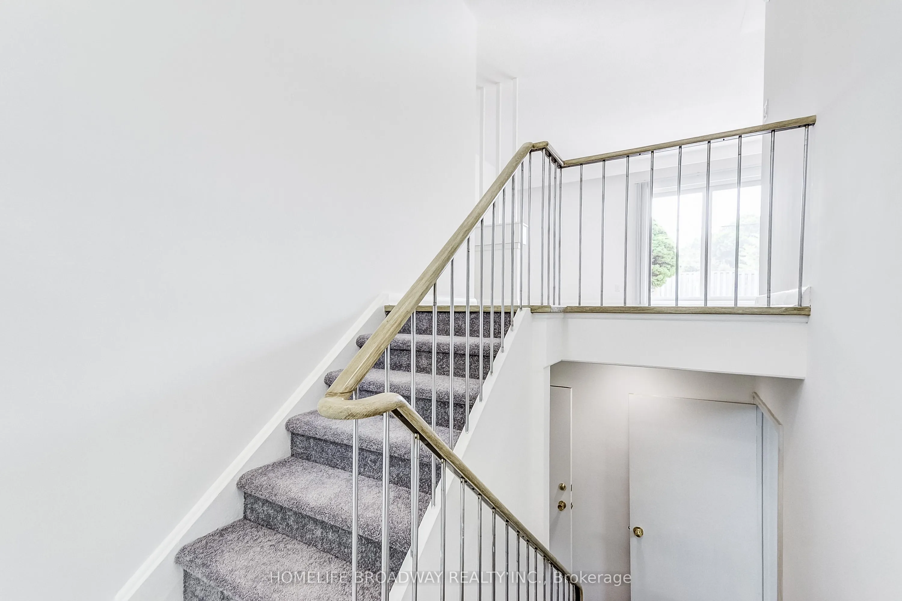 45 Hurlingham Crescent