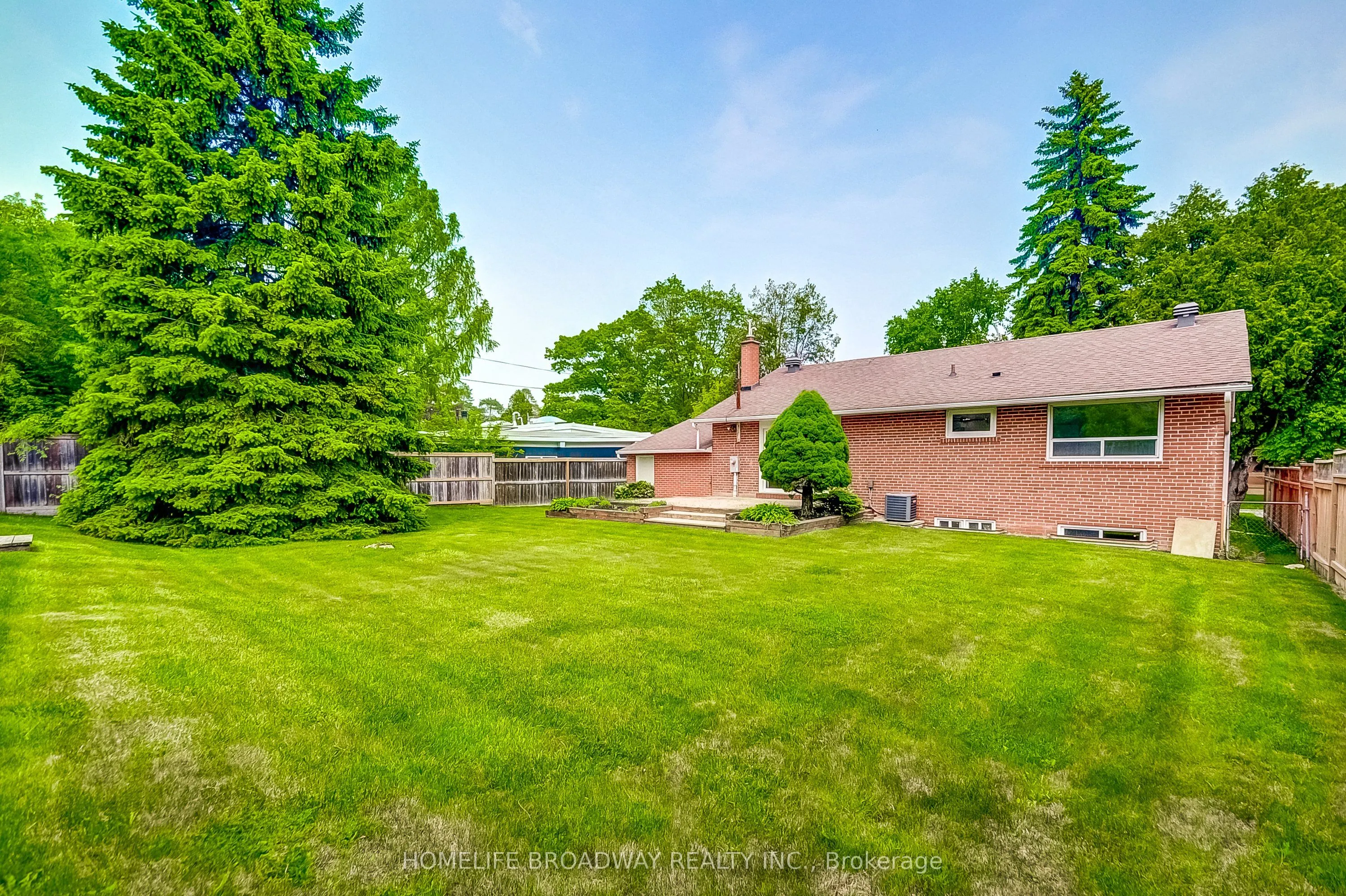 45 Hurlingham Crescent