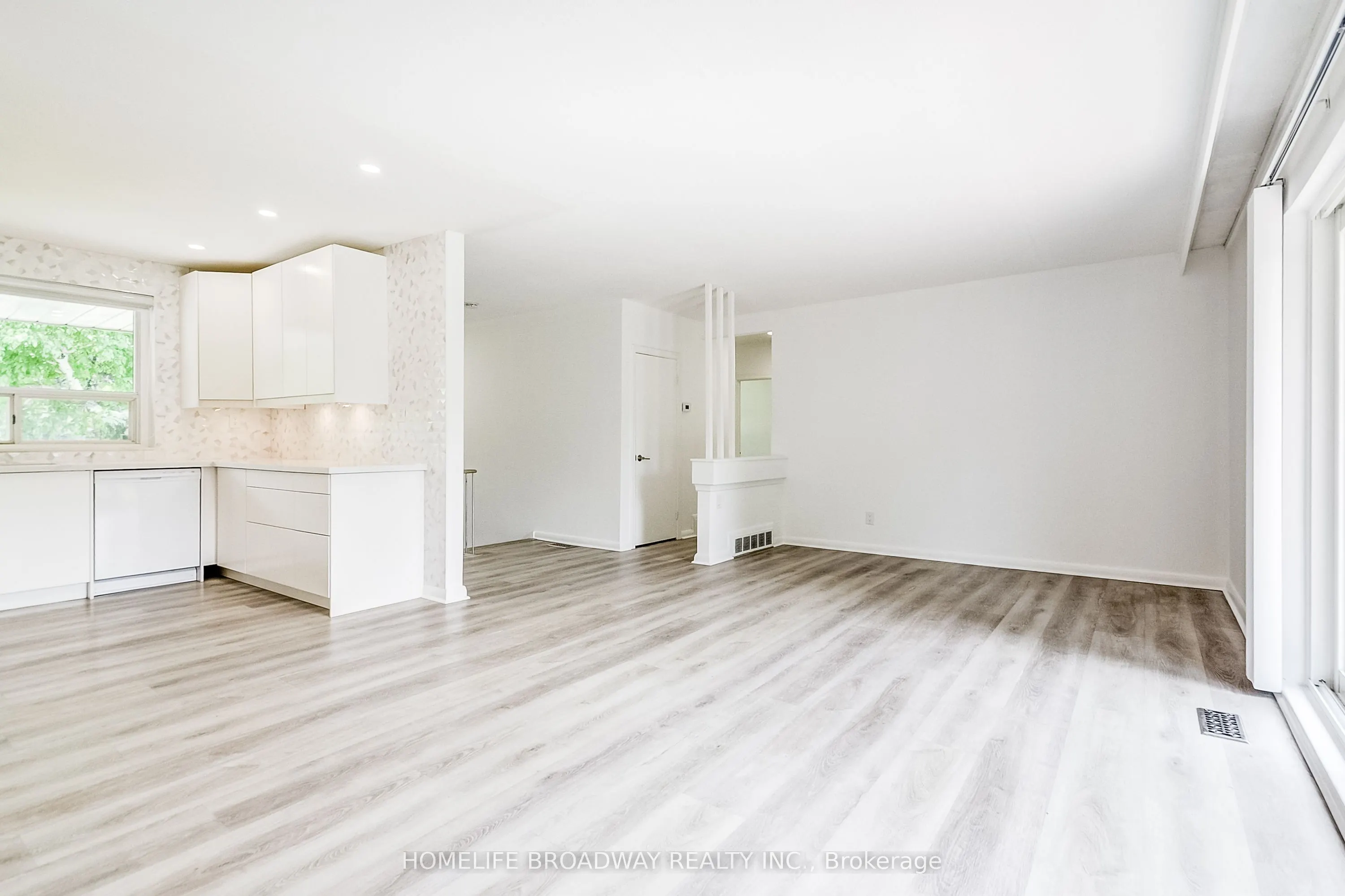 45 Hurlingham Crescent