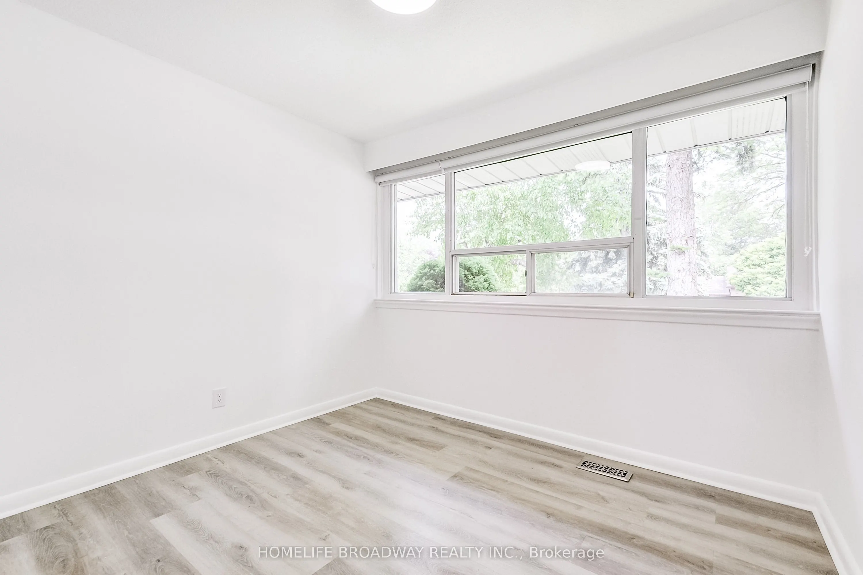 45 Hurlingham Crescent
