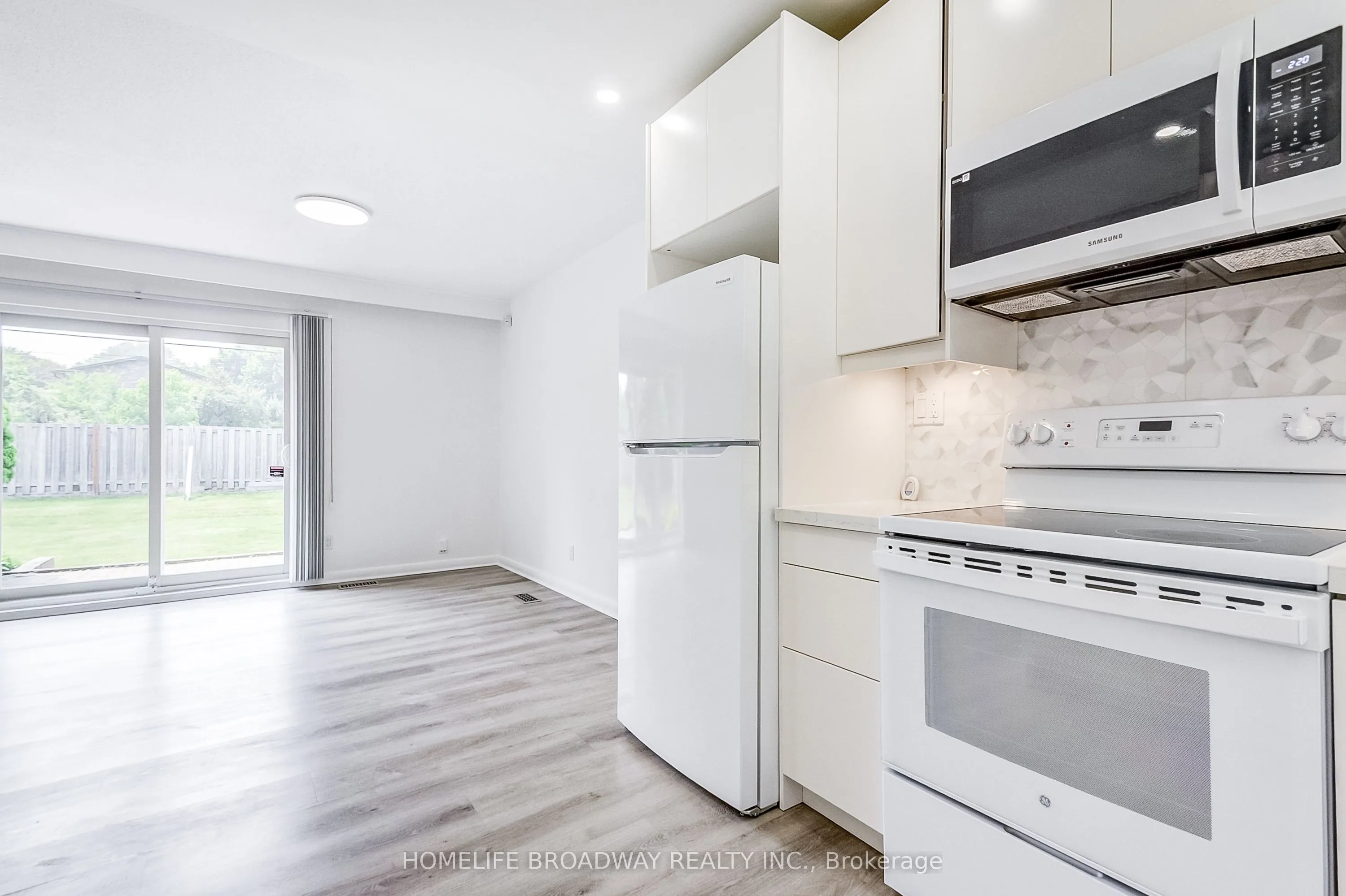 45 Hurlingham Crescent