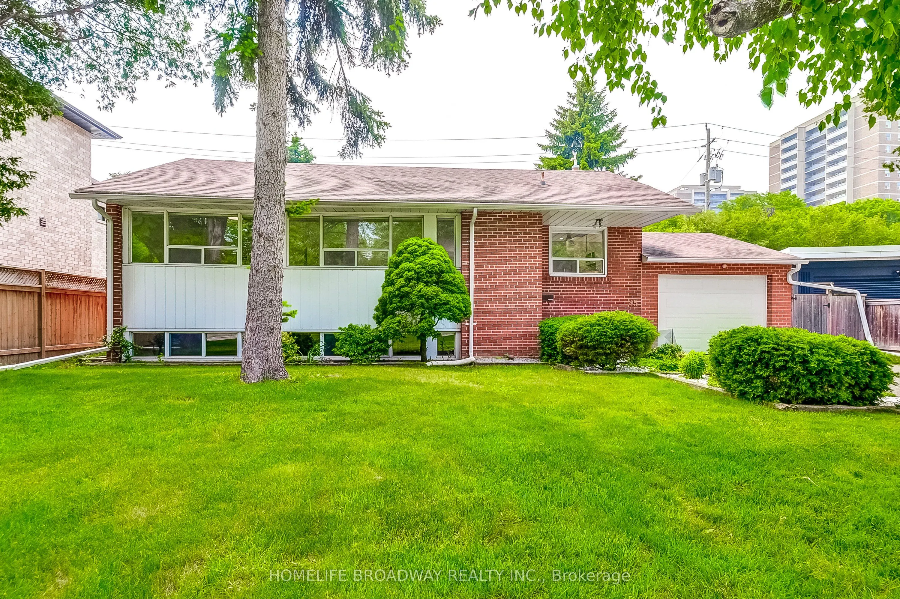 45 Hurlingham Crescent
